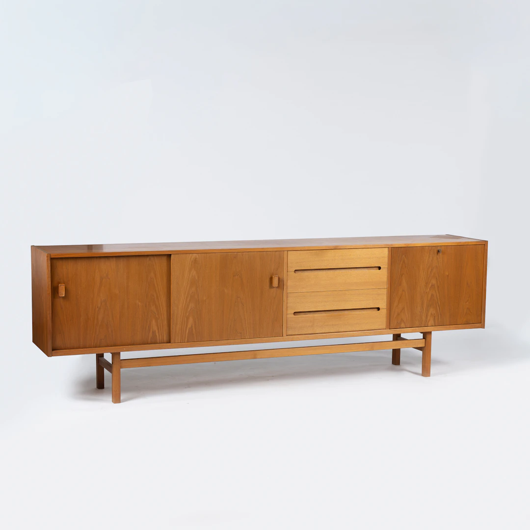 ILS JONSSON. Sideboard, "Arild", Troeds, Bjärnum. 1960-tal.