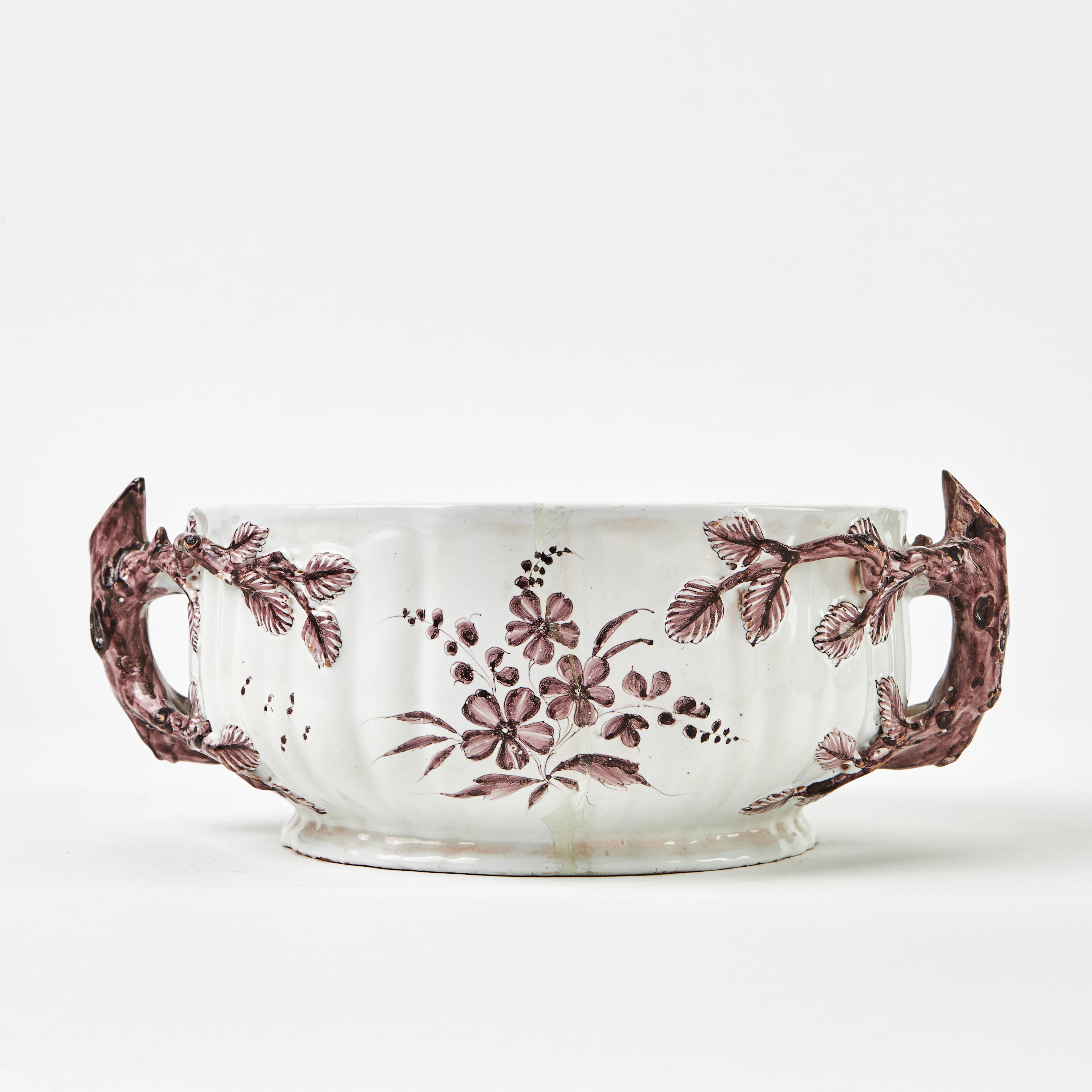 KAROTT, fajans, Frankrike, troligen Lunéville, 1700-tal, rund form