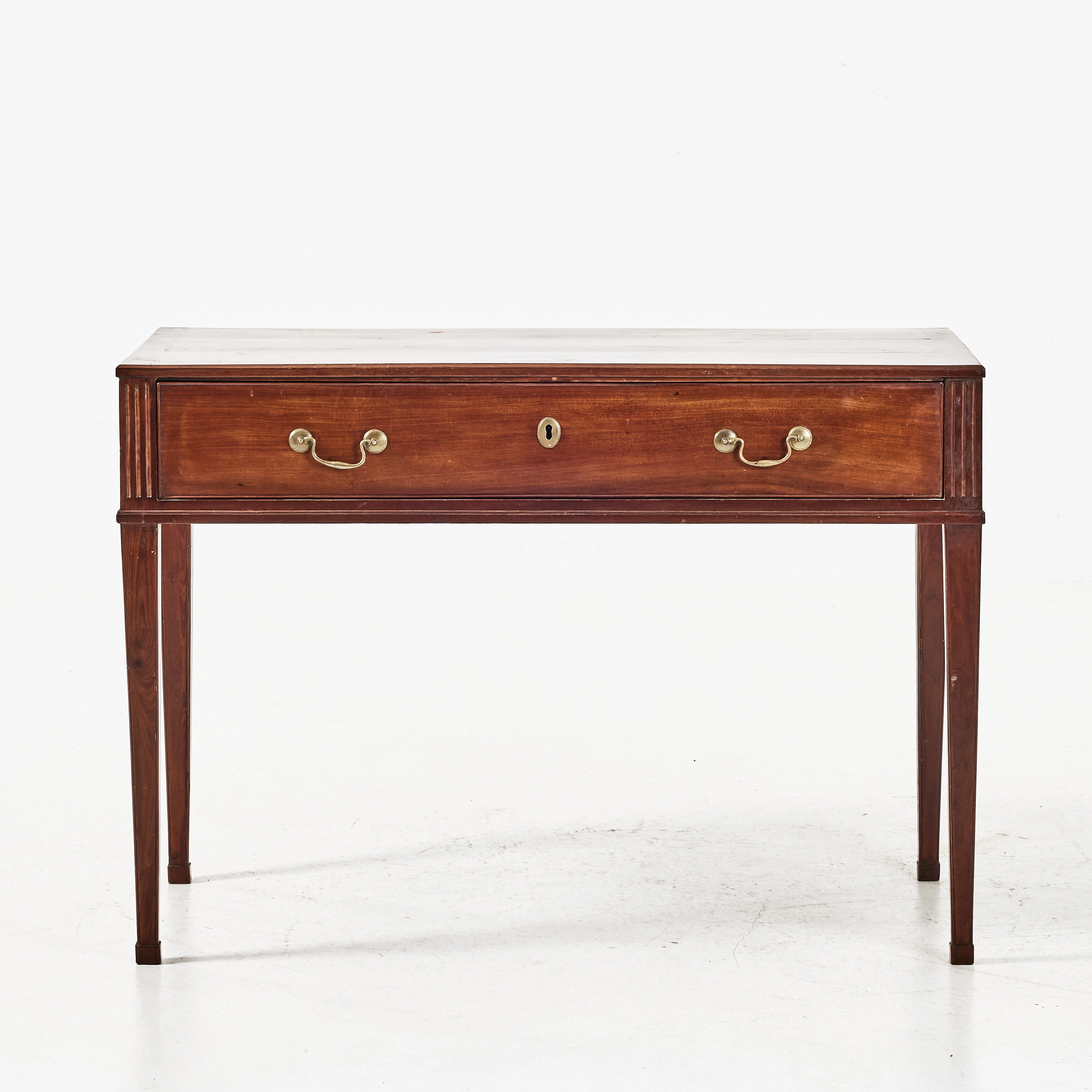 SKRIVBORD, 1800-tal, England, fanerat i mahogny, låda i sargen beslag
