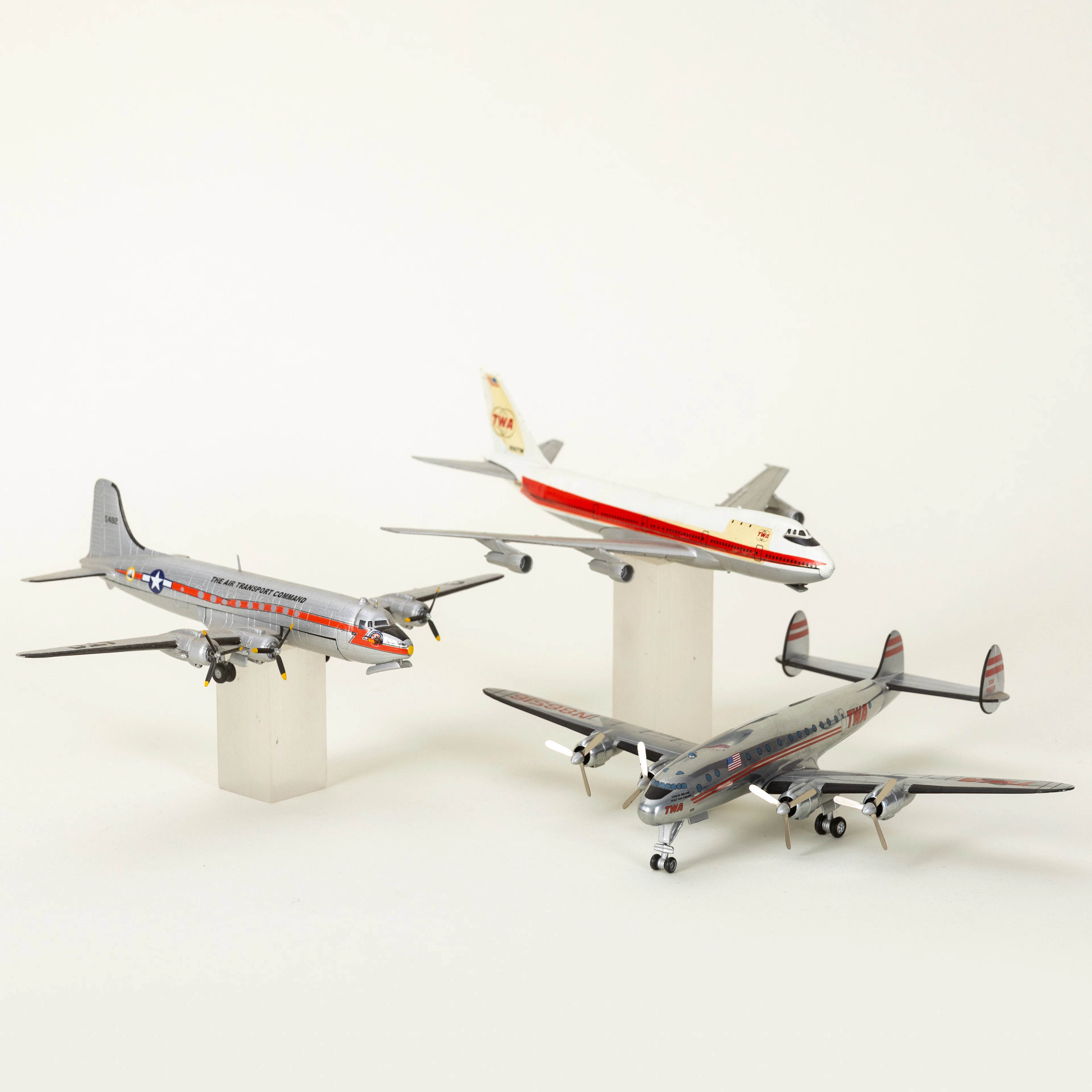 Drei kleine Flugzeugmodelle, Metall (3).