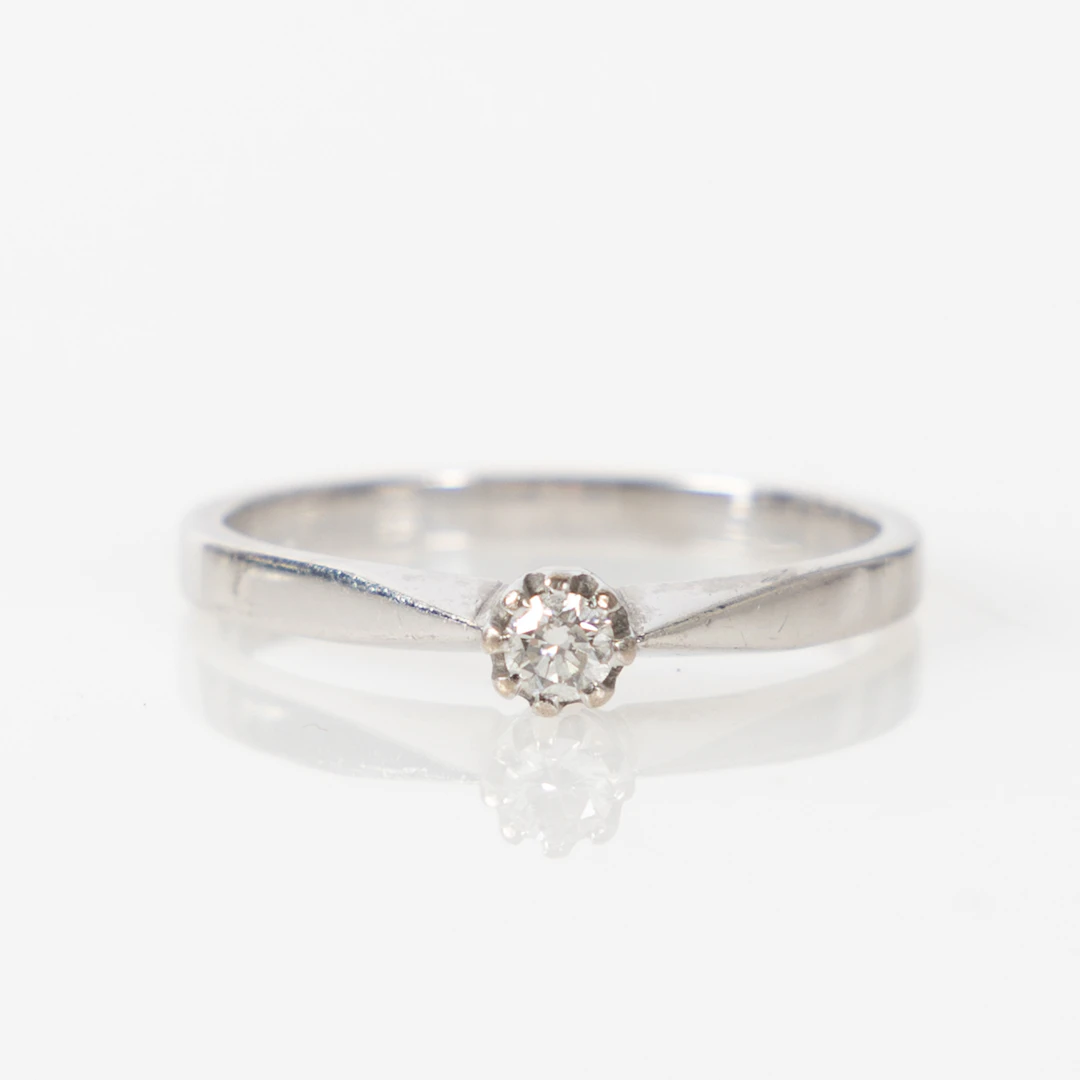 RING, 18K vitguld, briljantslipad diamant 0.13 ct.