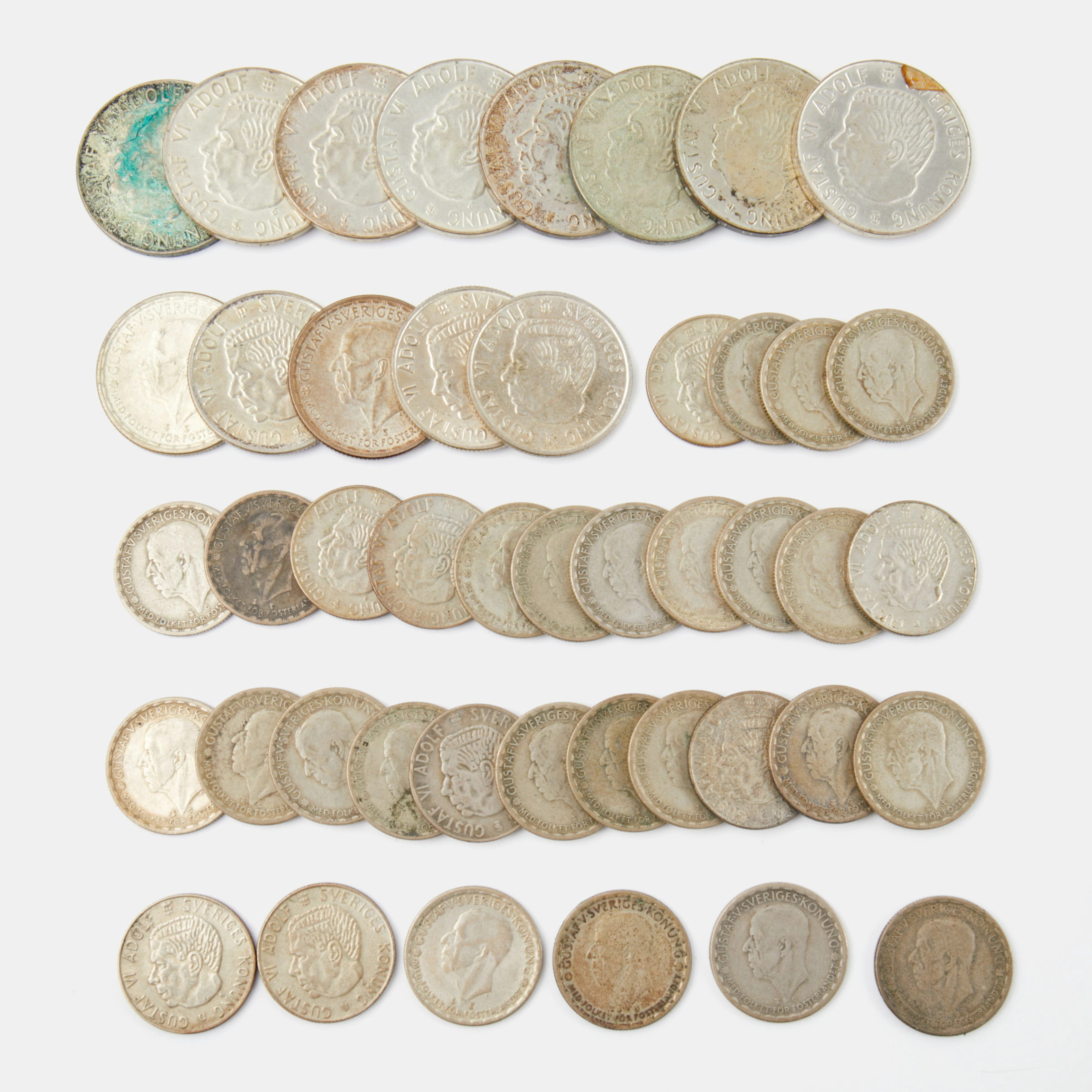 SILVERMYNT, 45 st, 1- 2- och 5 kronor, samtliga med en silverhalt på 40%.