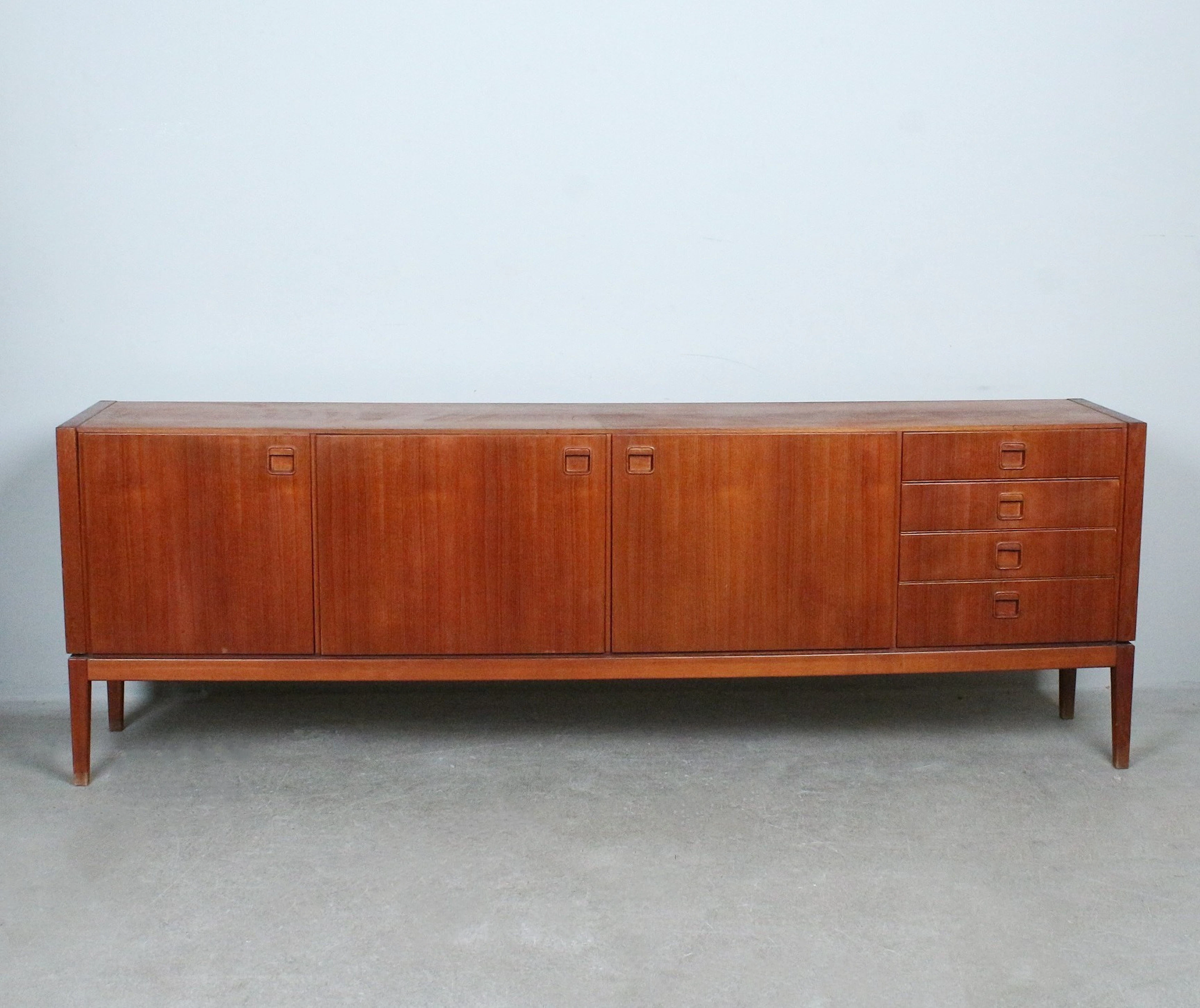 RUDOLF BERND GLATZEL. Fristho. Mid-Century Sideboard / Anrichte, Teak