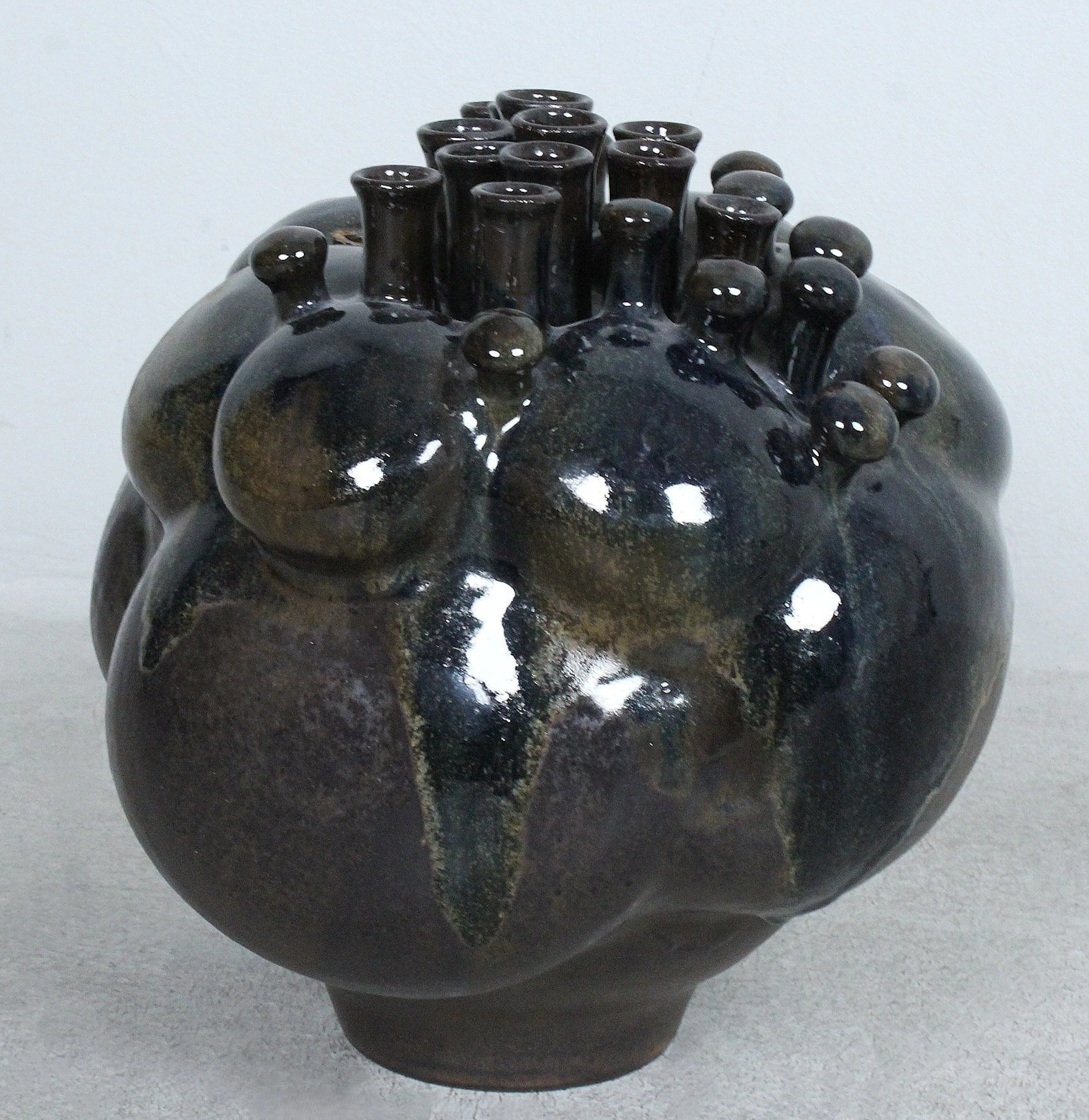 Unbekannter Künstler. Keramikskulptur / Künstlerkeramik in Form eines
