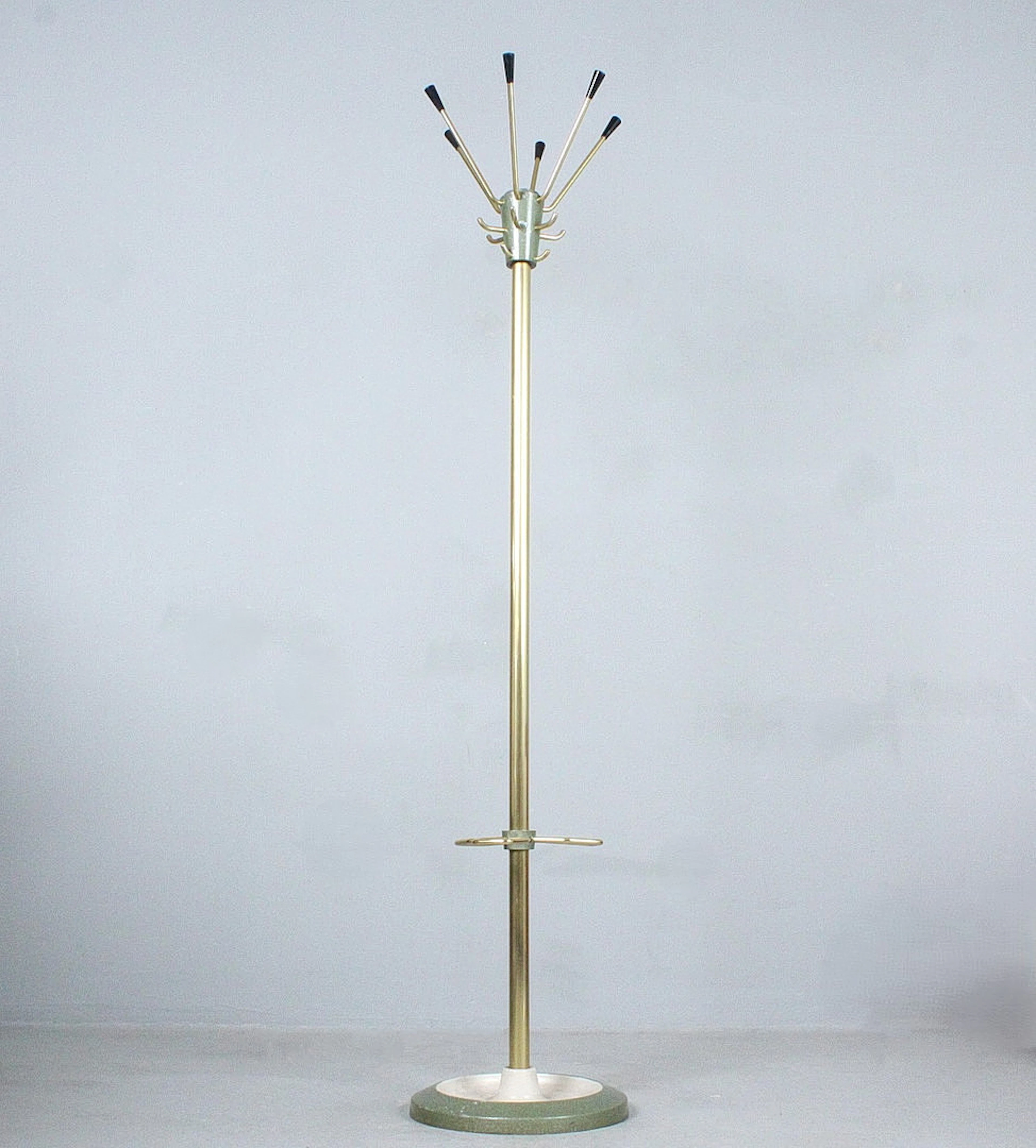 JACQUES ADNET. ZUGESCHRIEBEN. Garderobe, Frankreich, 1950er Jahre.