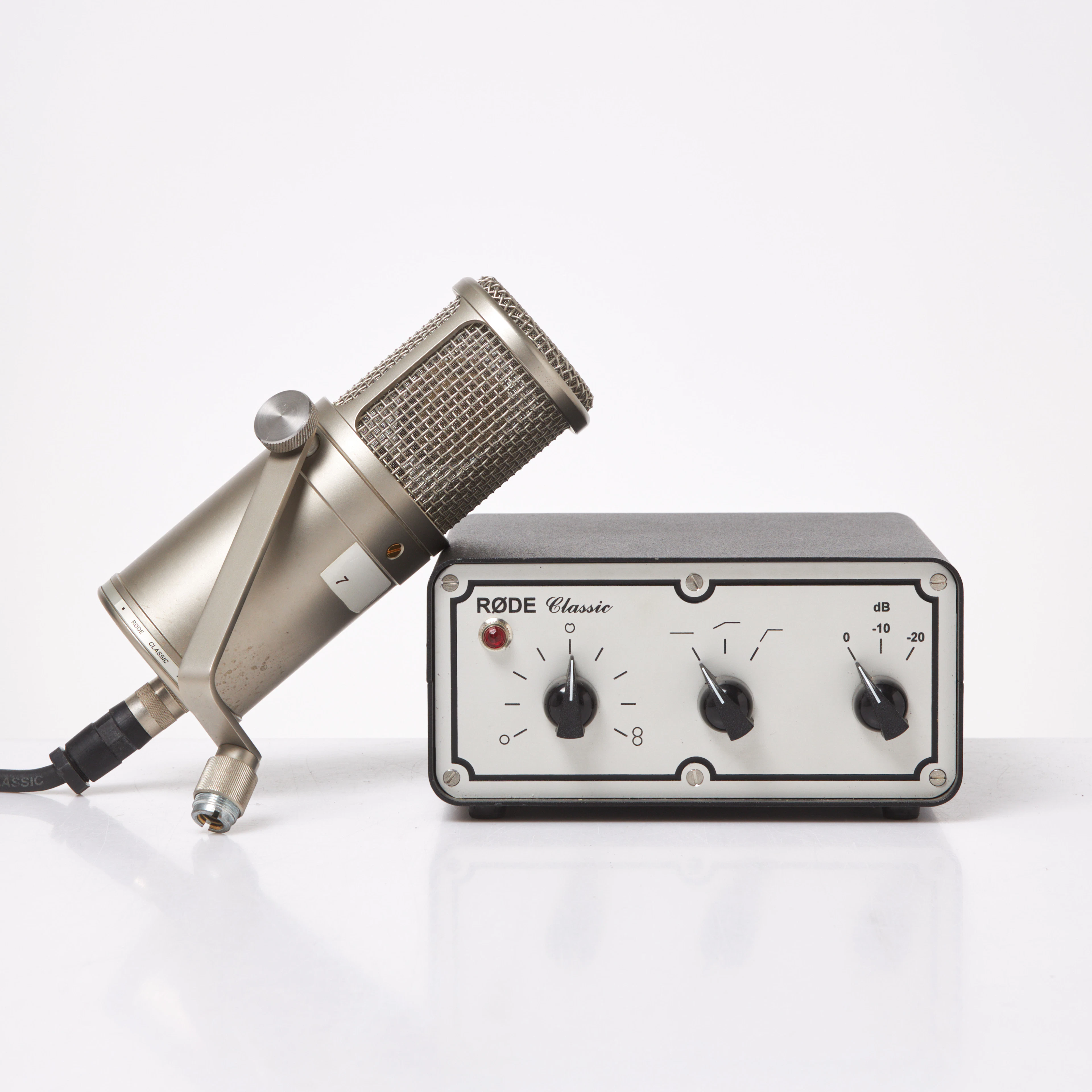 RÖRMIKROFON. Røde, Classic, serienummer 00700.