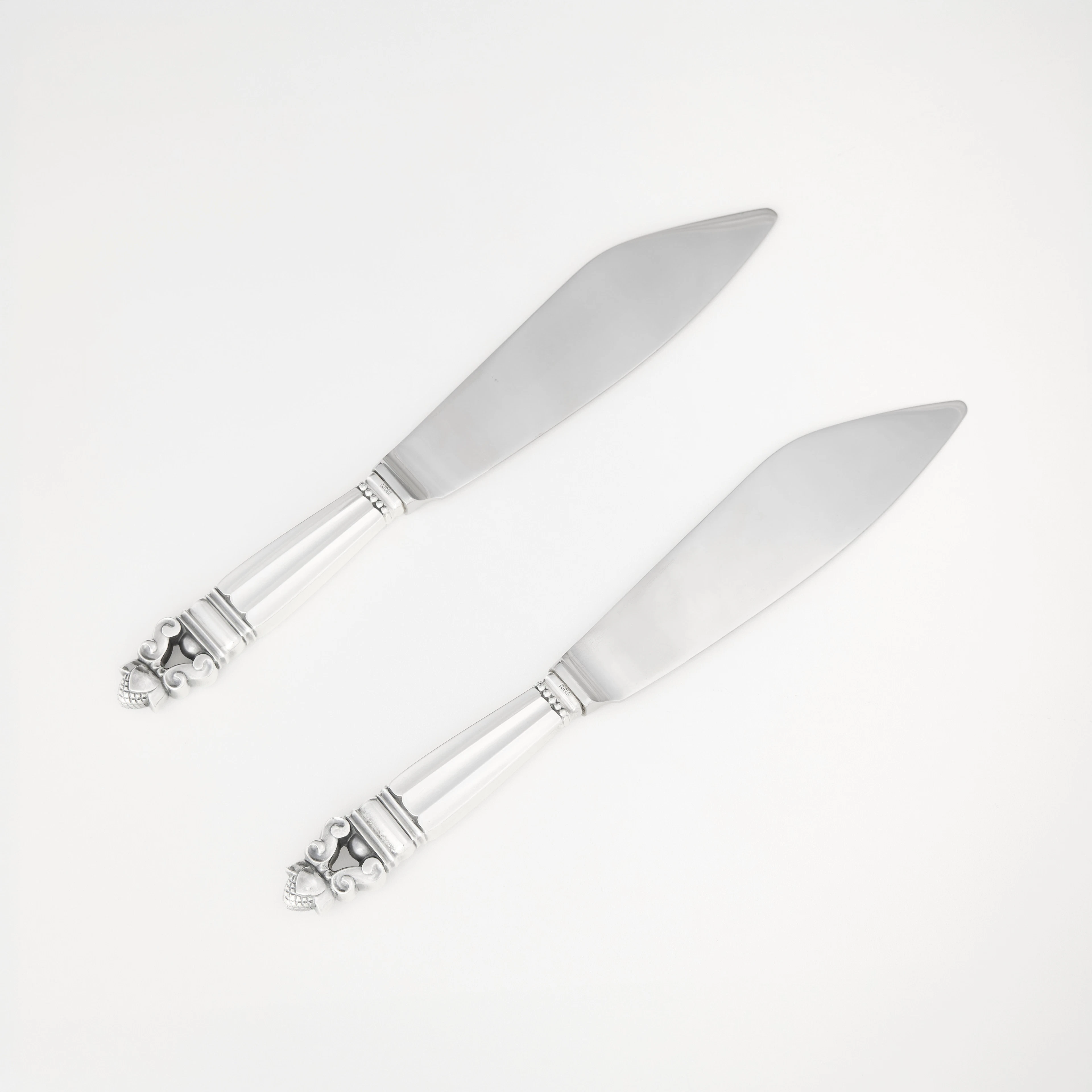 JOHAN ROHDE. Tårtknivar, ett par, sterlingsilver, Georg Jensen, Danmark