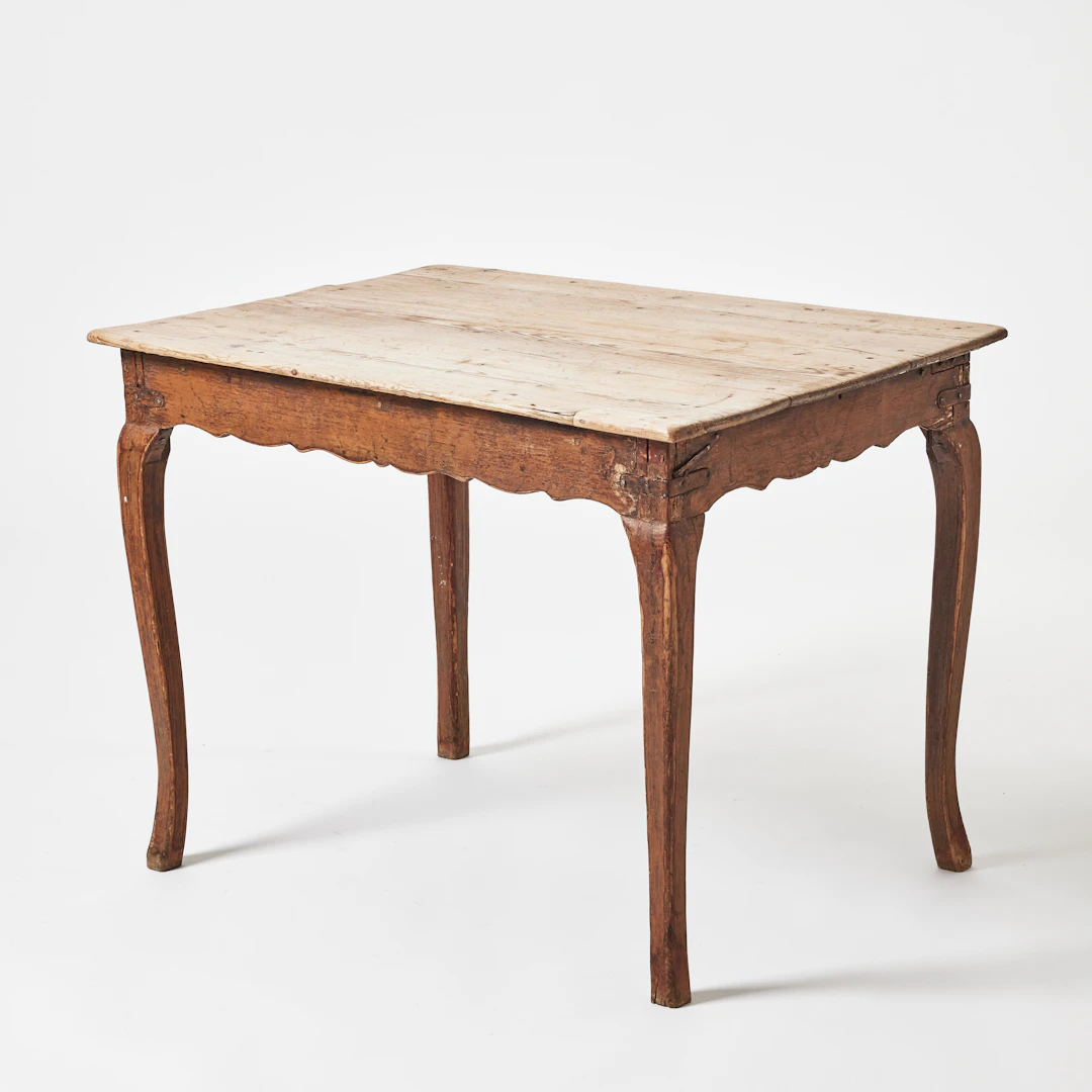 SKRIVBORD, Sverige, 1700-tal, rokoko, originalmålat underrede.