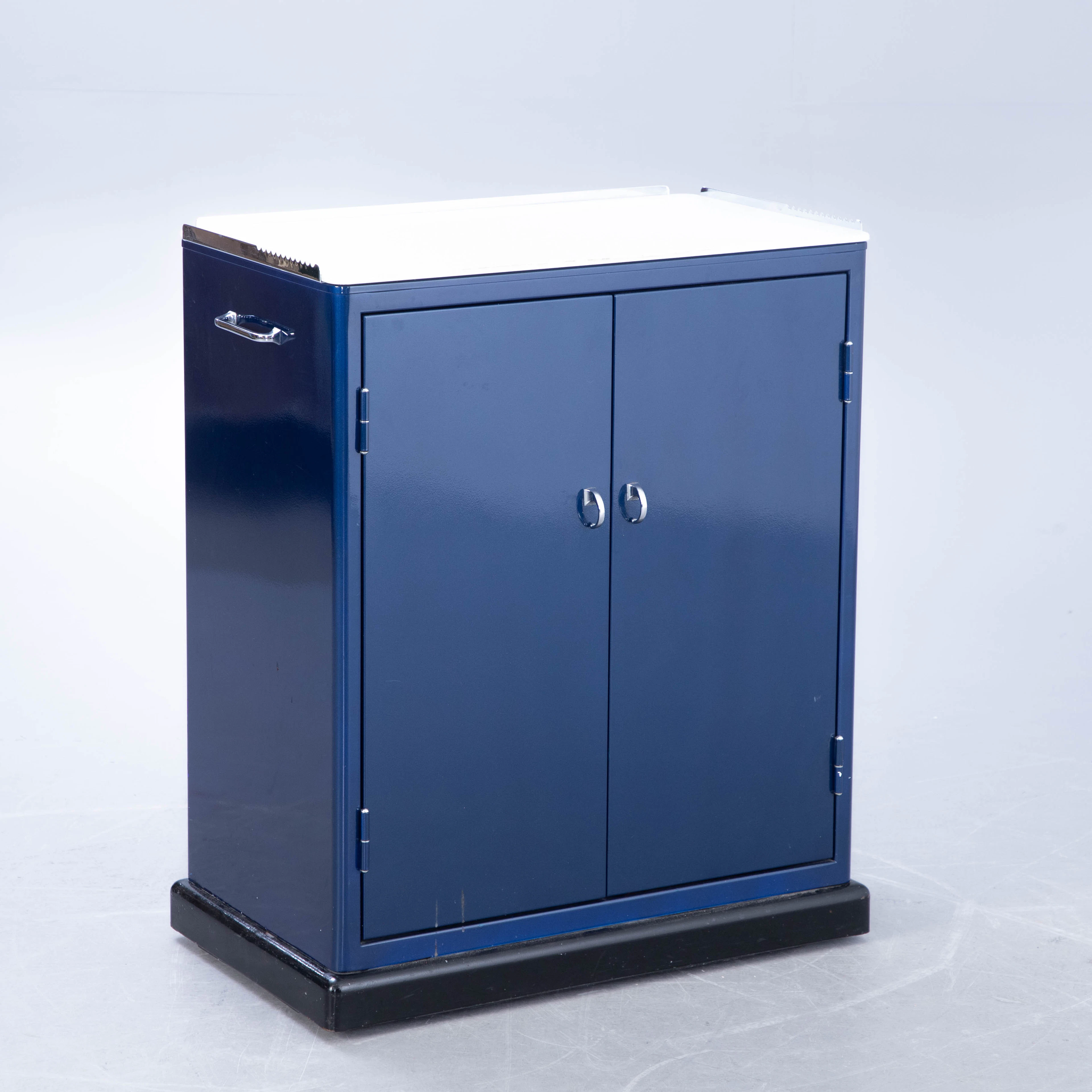 Arztschrank / Metallschrank, auf Rollen, 2. Hälfte 20. Jh.