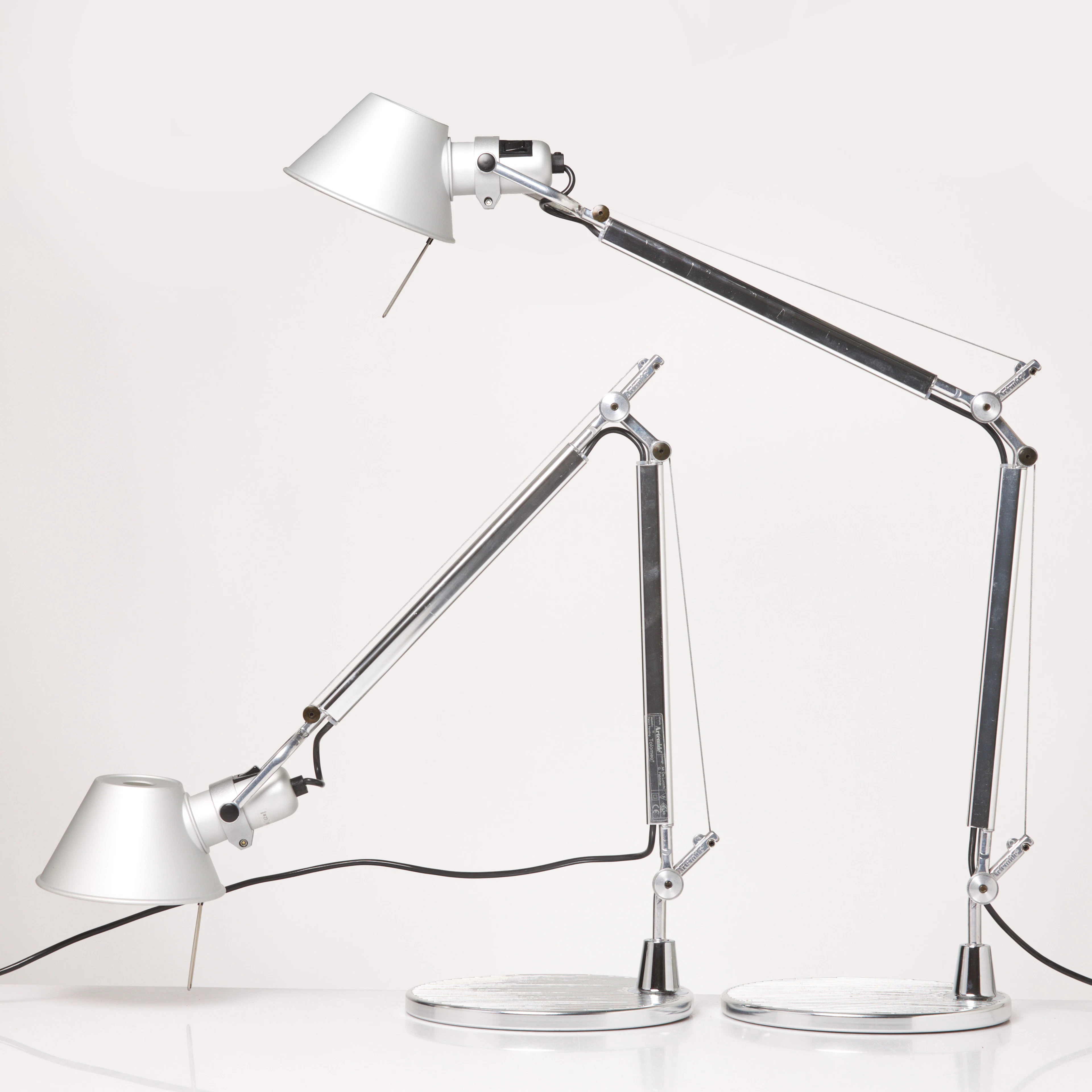 MICHELE DE LUCCHI & GIANCARLO FASSINA. Bordslampor, 2 st, "Tolomeo"