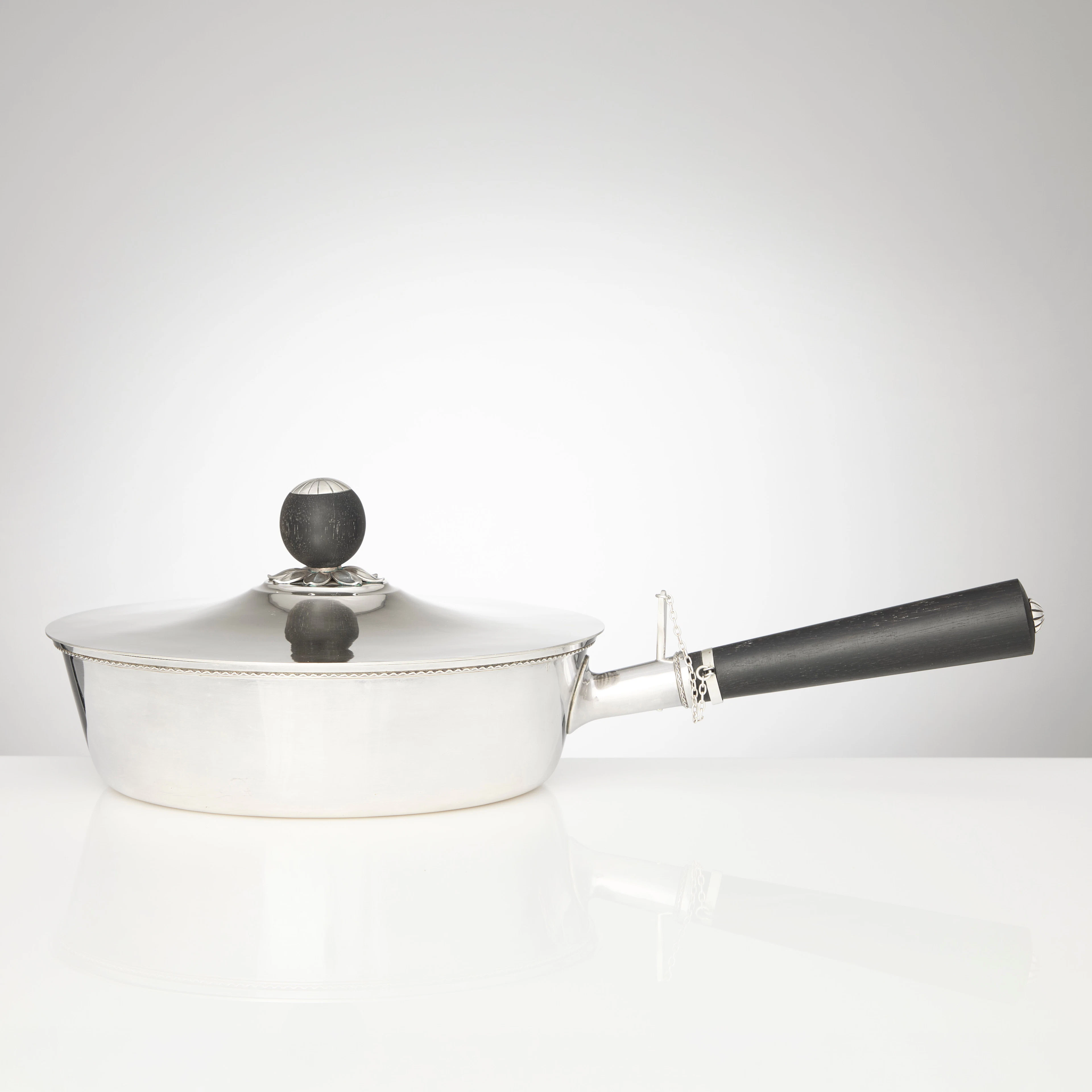ATELIER BORGILA. Karott med lock, sterlingsilver, Stockholm 1937.