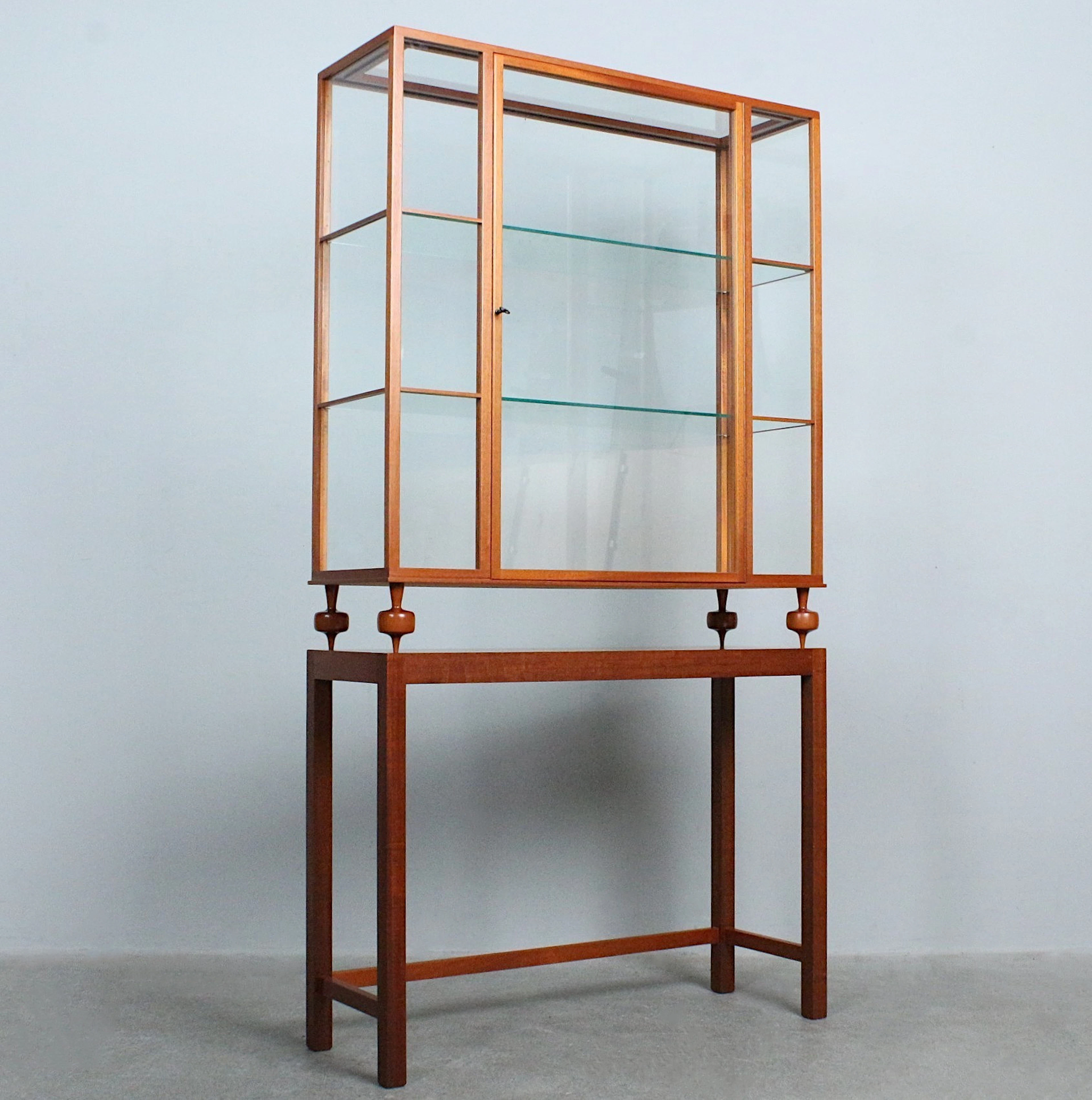 JOSEF FRANK. Firma Svenskt Tenn, Vitrine, Modell '2077', Schweden