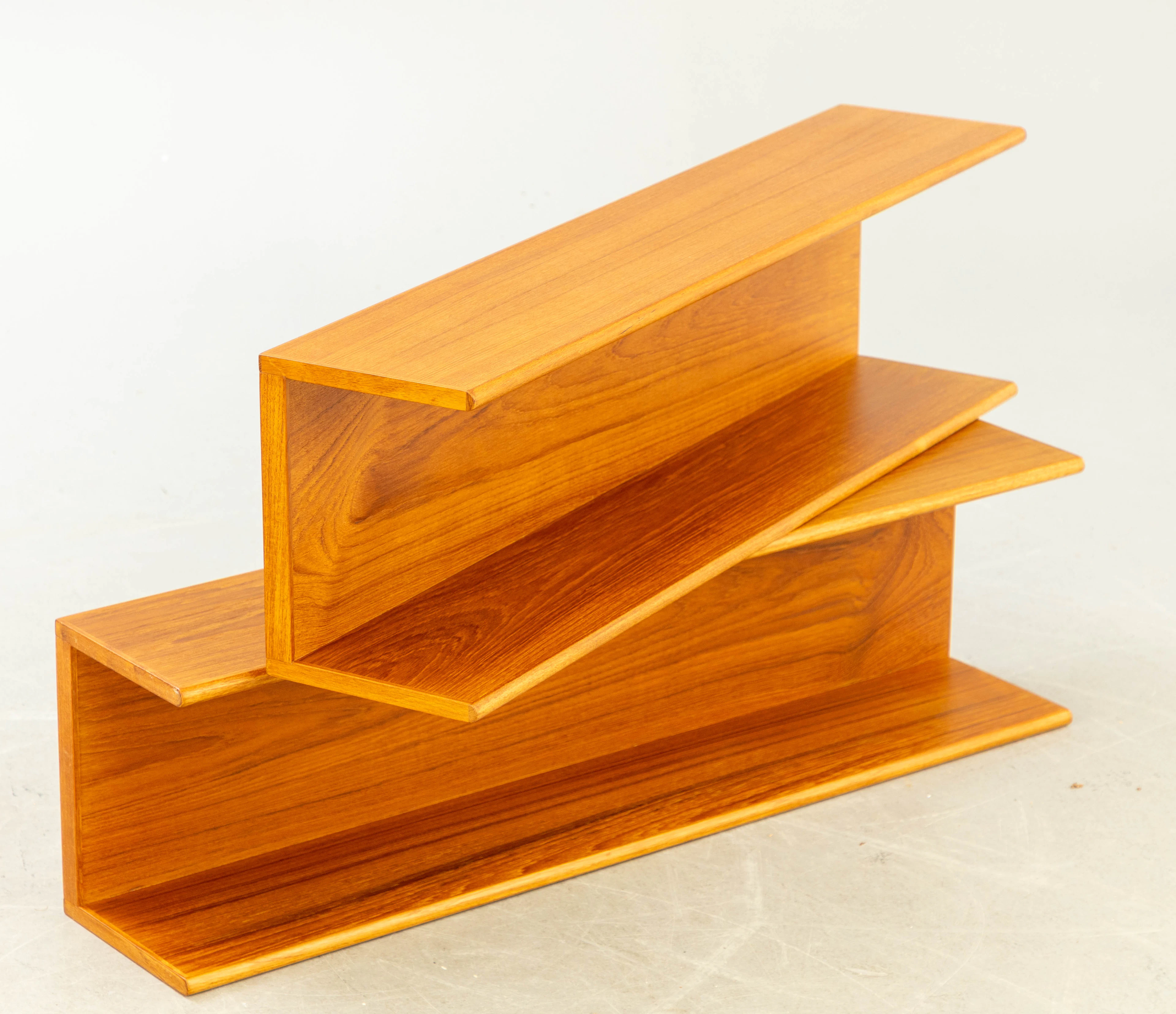 Zwei Teak Regale in Teakholz, wohl Dänemark, 1960er Jahre (2).