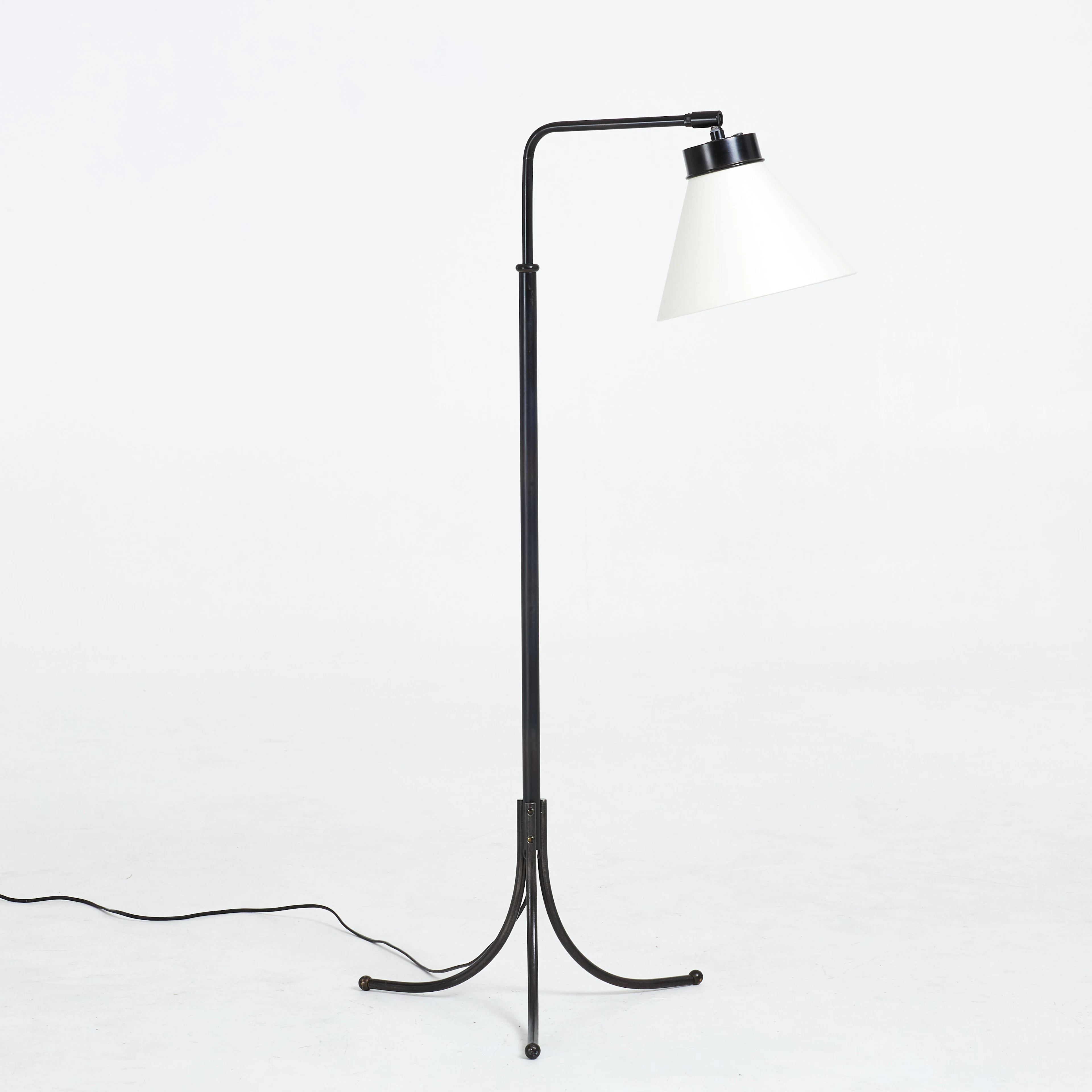 JOSEF FRANK. Golvlampa, no. 1842, för Firma Svenskt Tenn, stomme i metall.