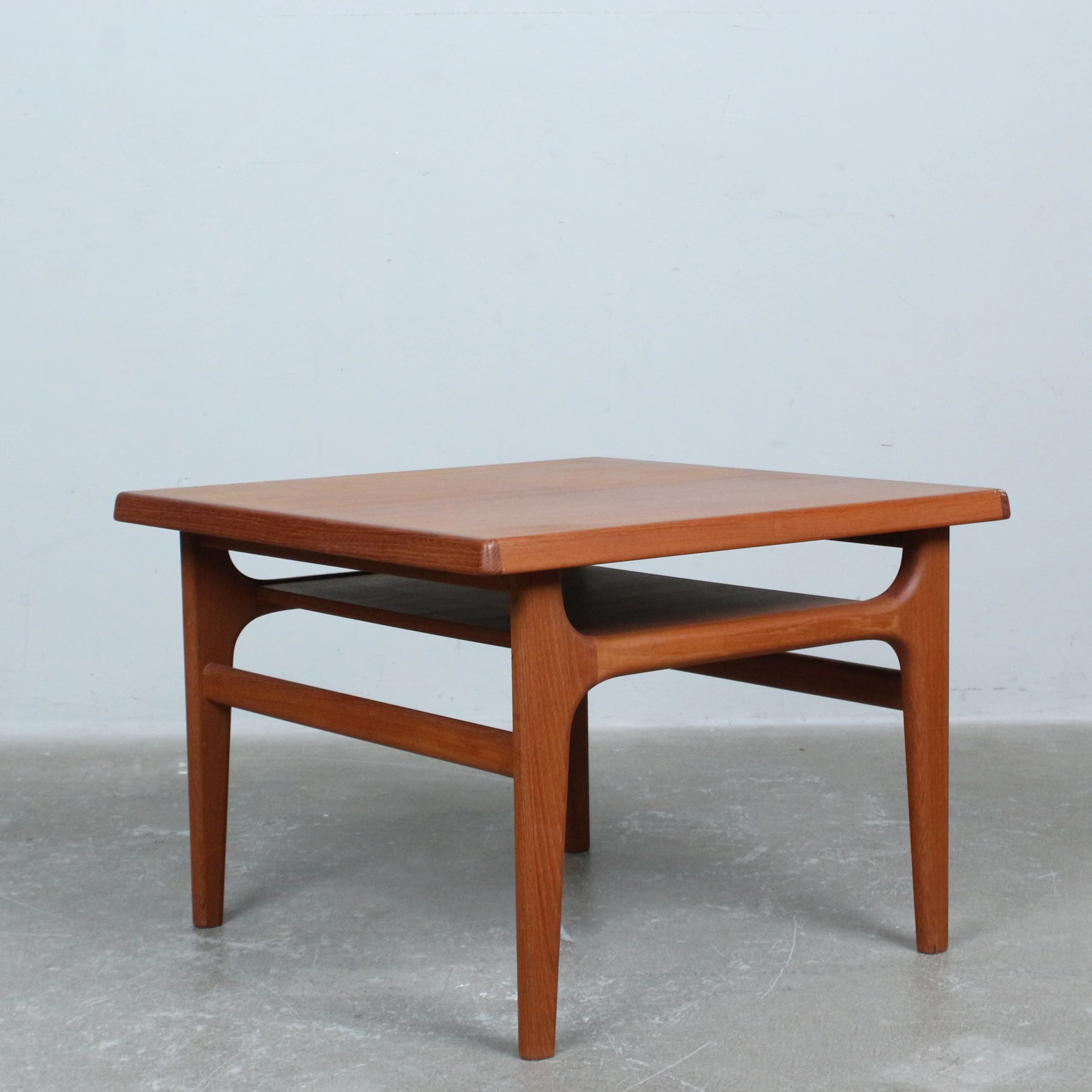 IELS BACH. für Moelfabrik Randers, Coffee Table / Beistelltisch, Teak