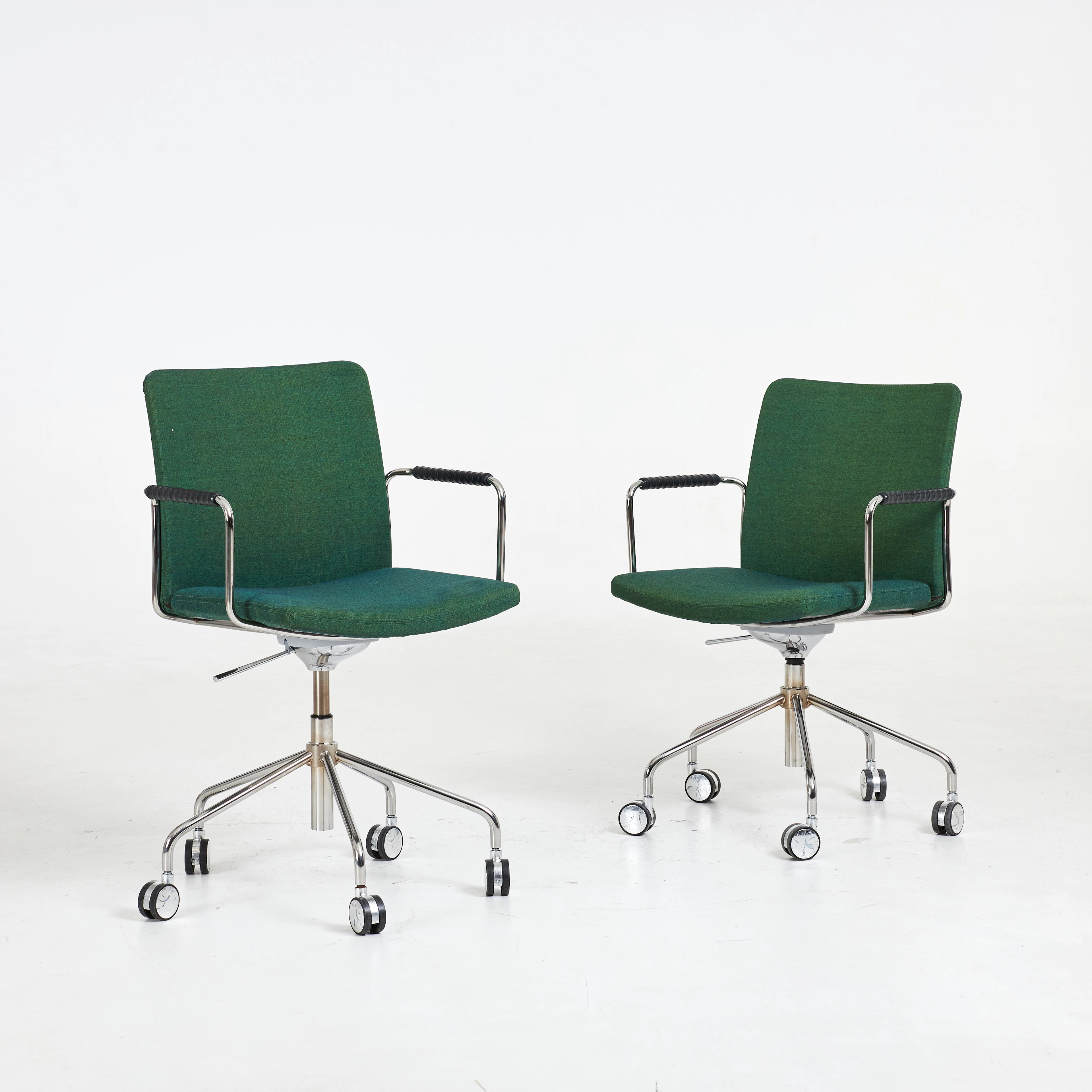 BROBERG & RIDDERSTRÅLE. Kontorsstolar, 2 st. "Stella" för Swedese