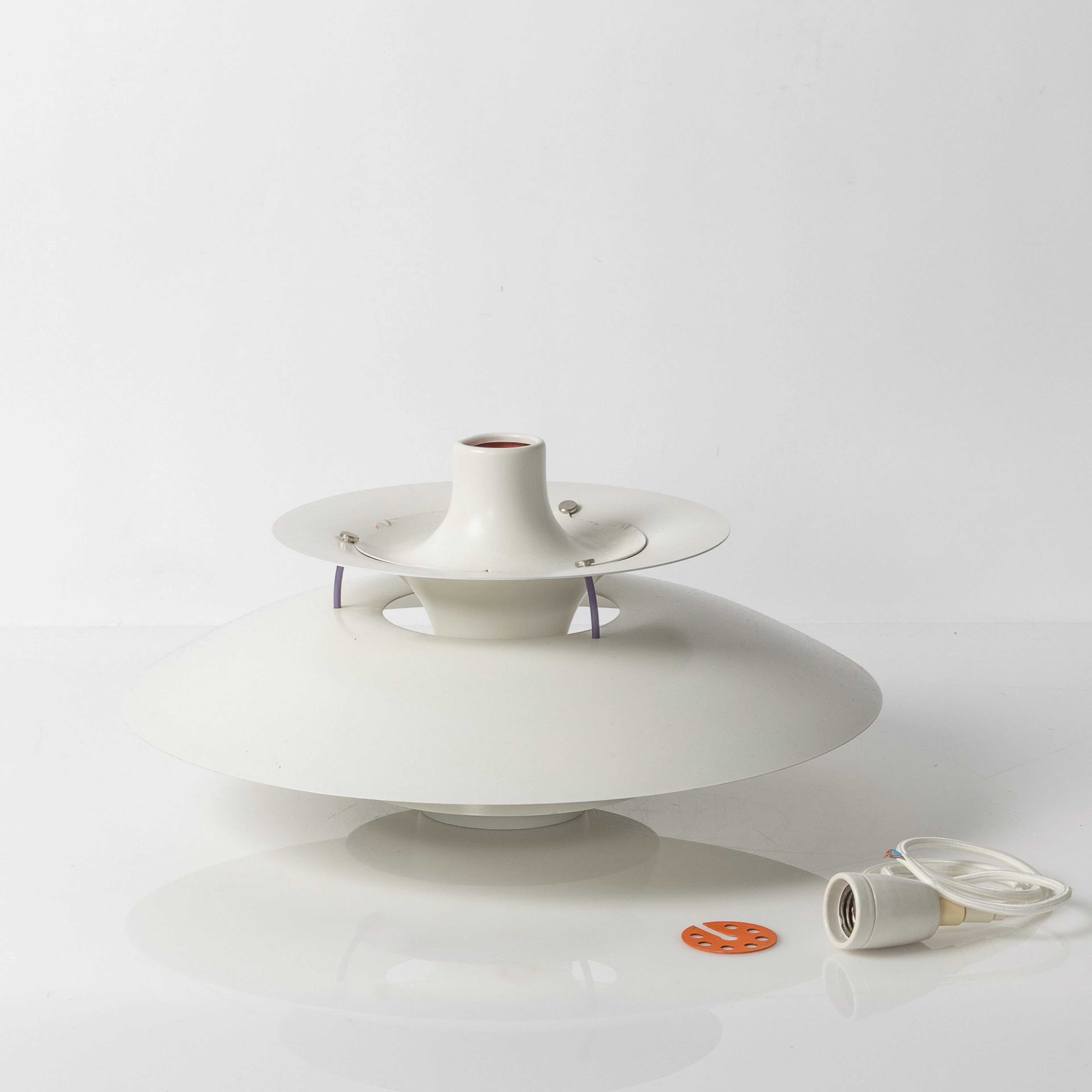 POUL HENNINGSEN. Taklampa, "PH-5", Louis Poulsen, Danmark, 1970.