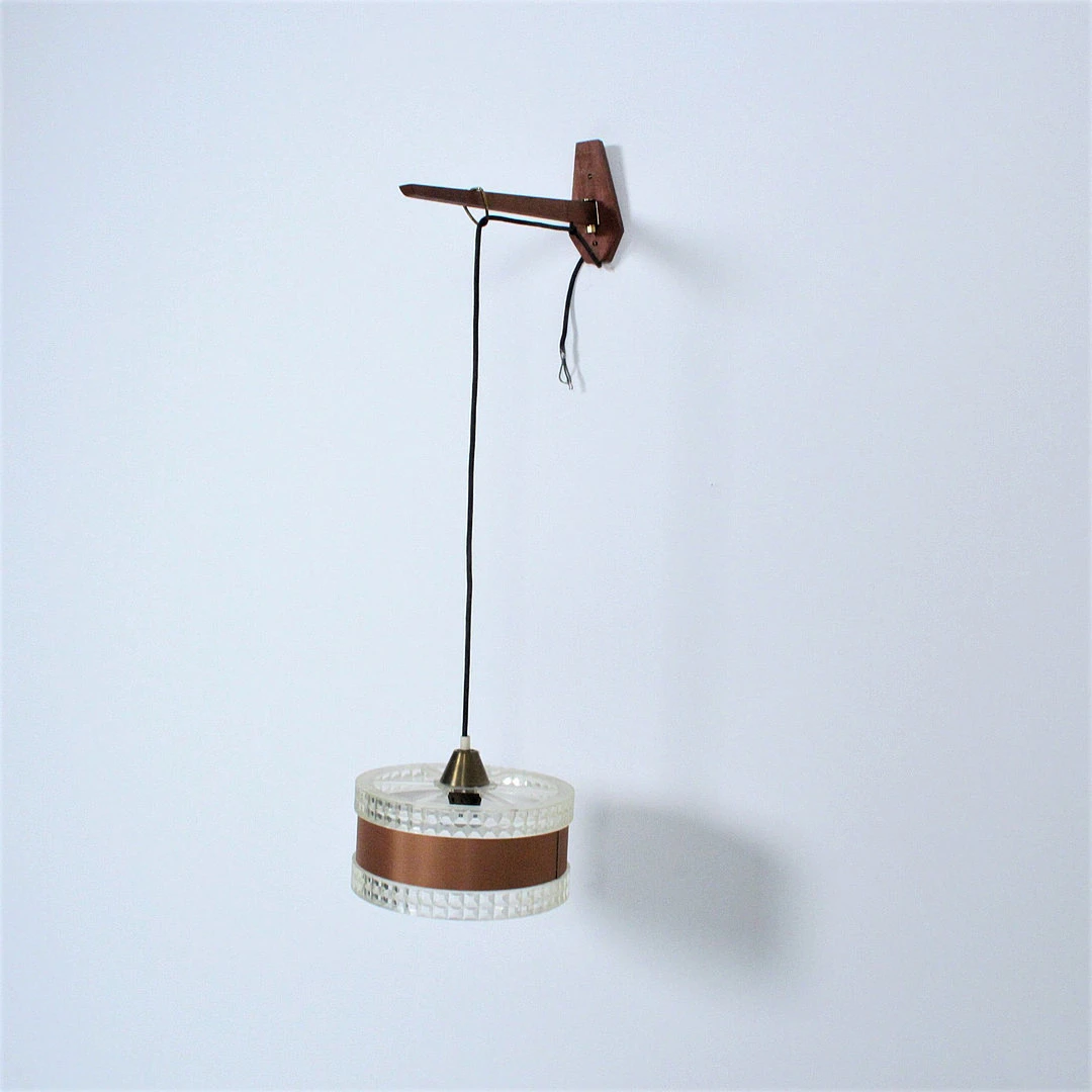 Wandleuchten der 1970er, Teak, Kunststoff.