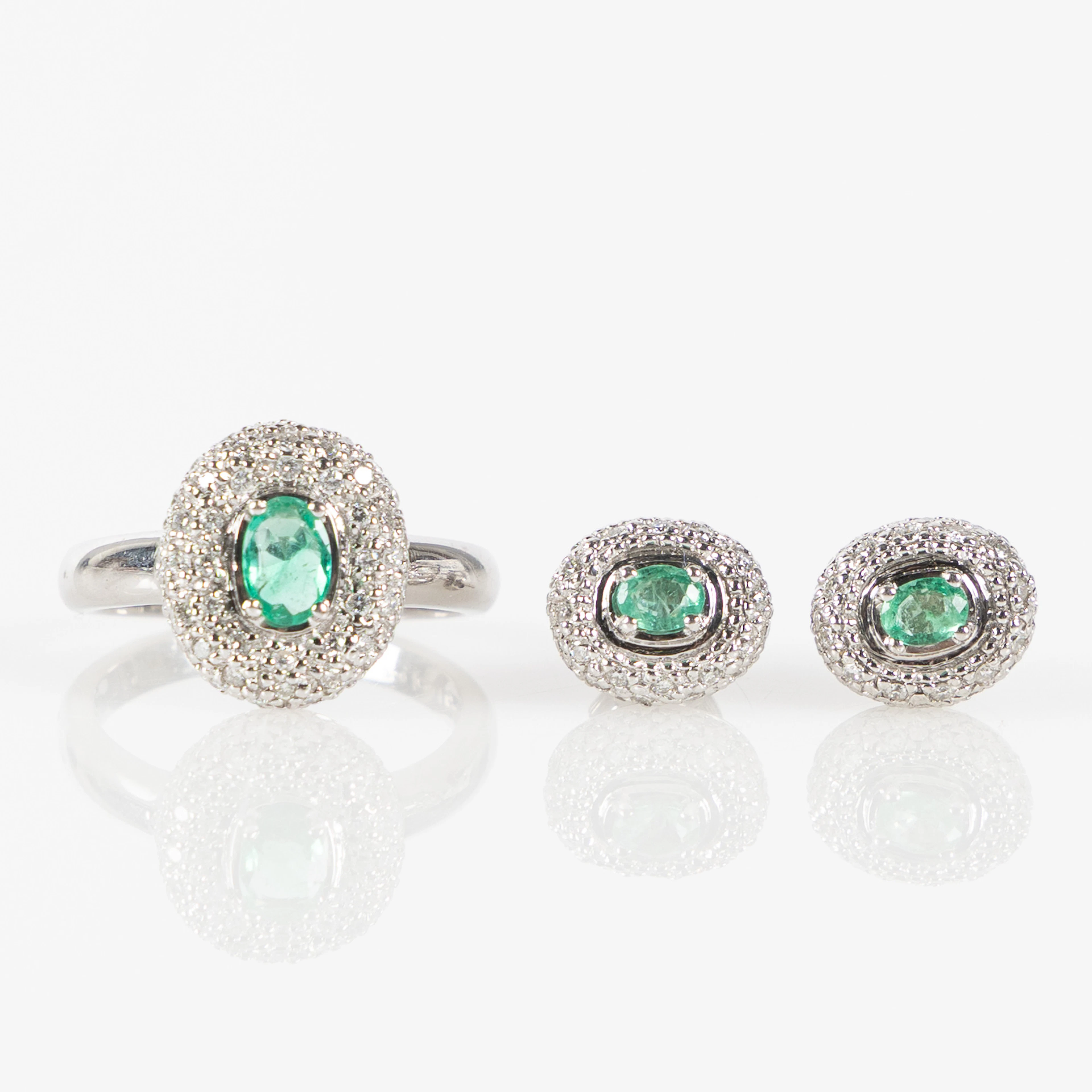 RING SAMT ÖRHÄNGEN, 18K vitguld med briljantslipade diamanter och