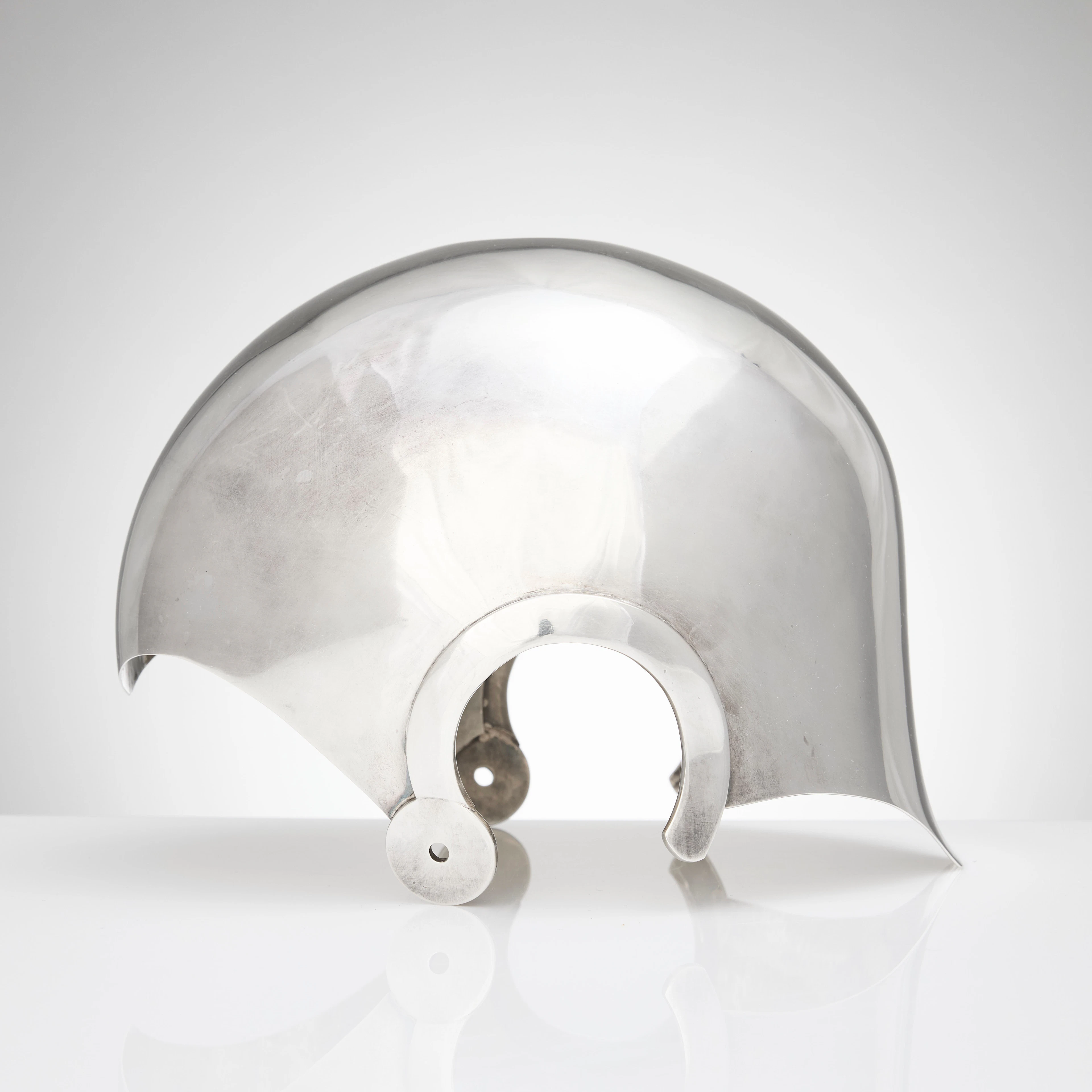 OLLE OLLS. Hjälm, sterlingsilver, Stockholm 1997.