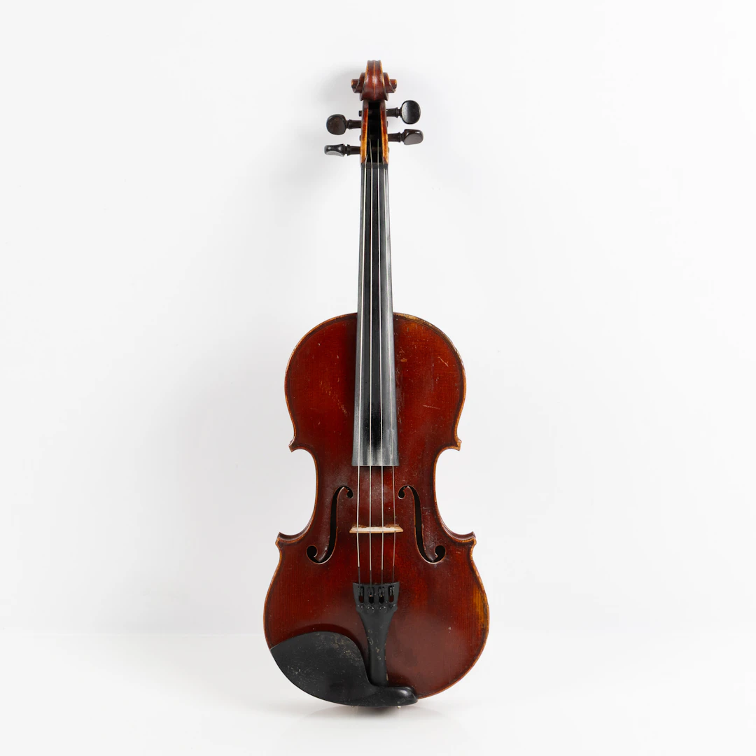 VIOLIN, Etikettmärkt Emil Hjorth & sønner, 1933.