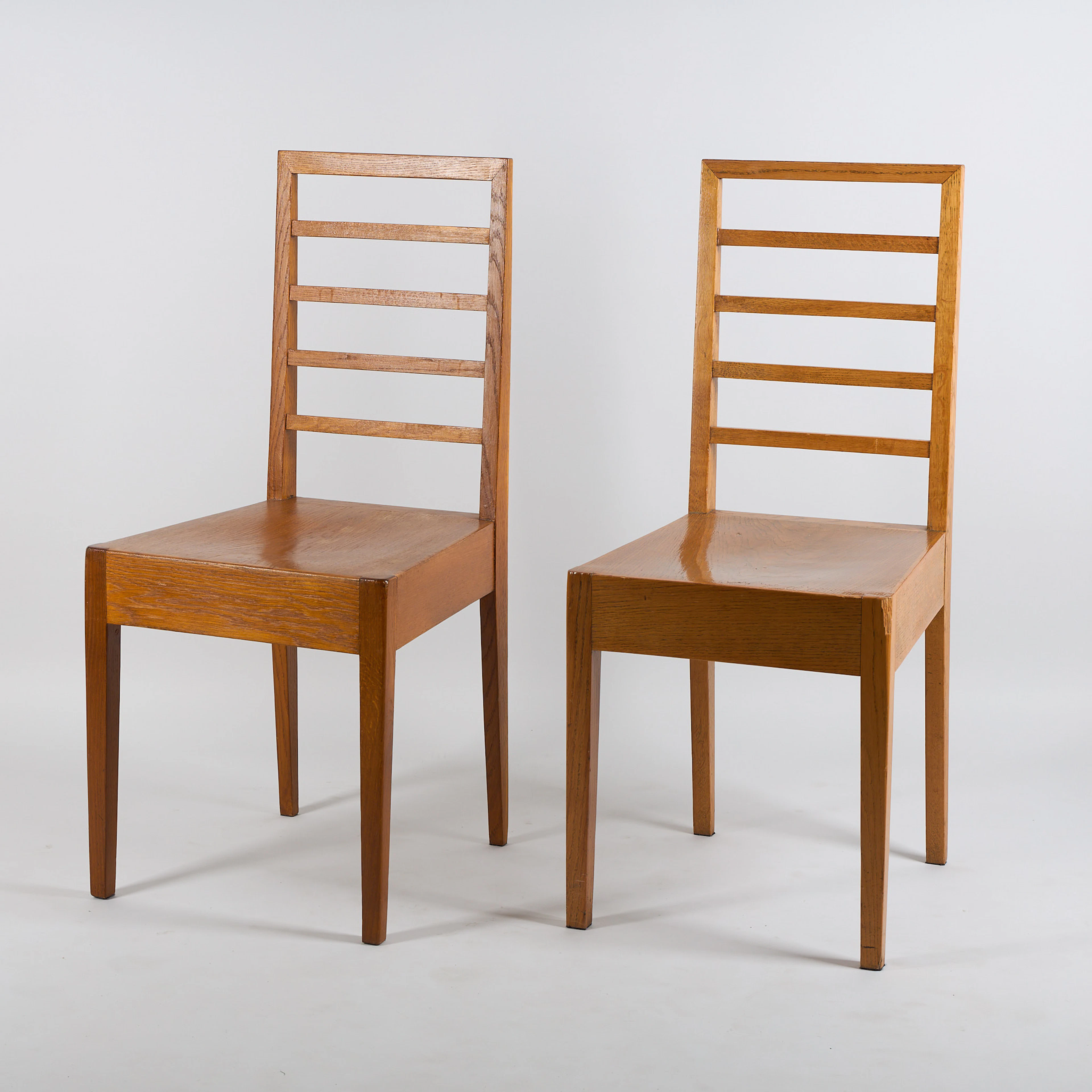 ELIEL SAARINEN. STOLAR, 2 st. "H-stol", ca 1910, för Statens Järnvägar