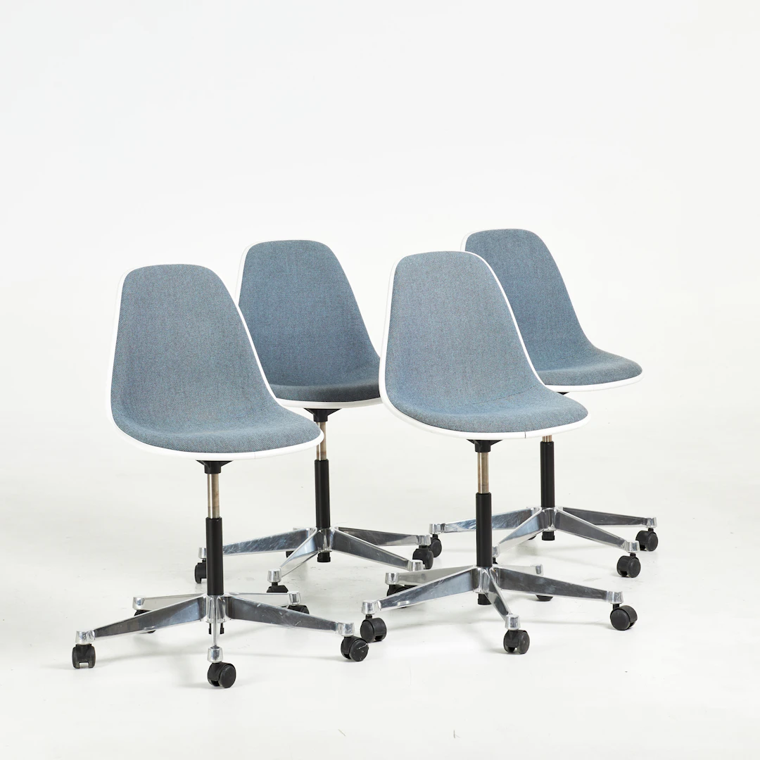 CHARLES & RAY EAMES. 4 st, "Plastic Chair PSCC'", stoppad sits, Vitra.