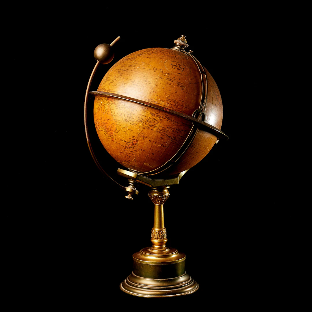 BORDSUR "THE EMPIRE CLOCK", Atelier Smith & Sons London, tillverkad