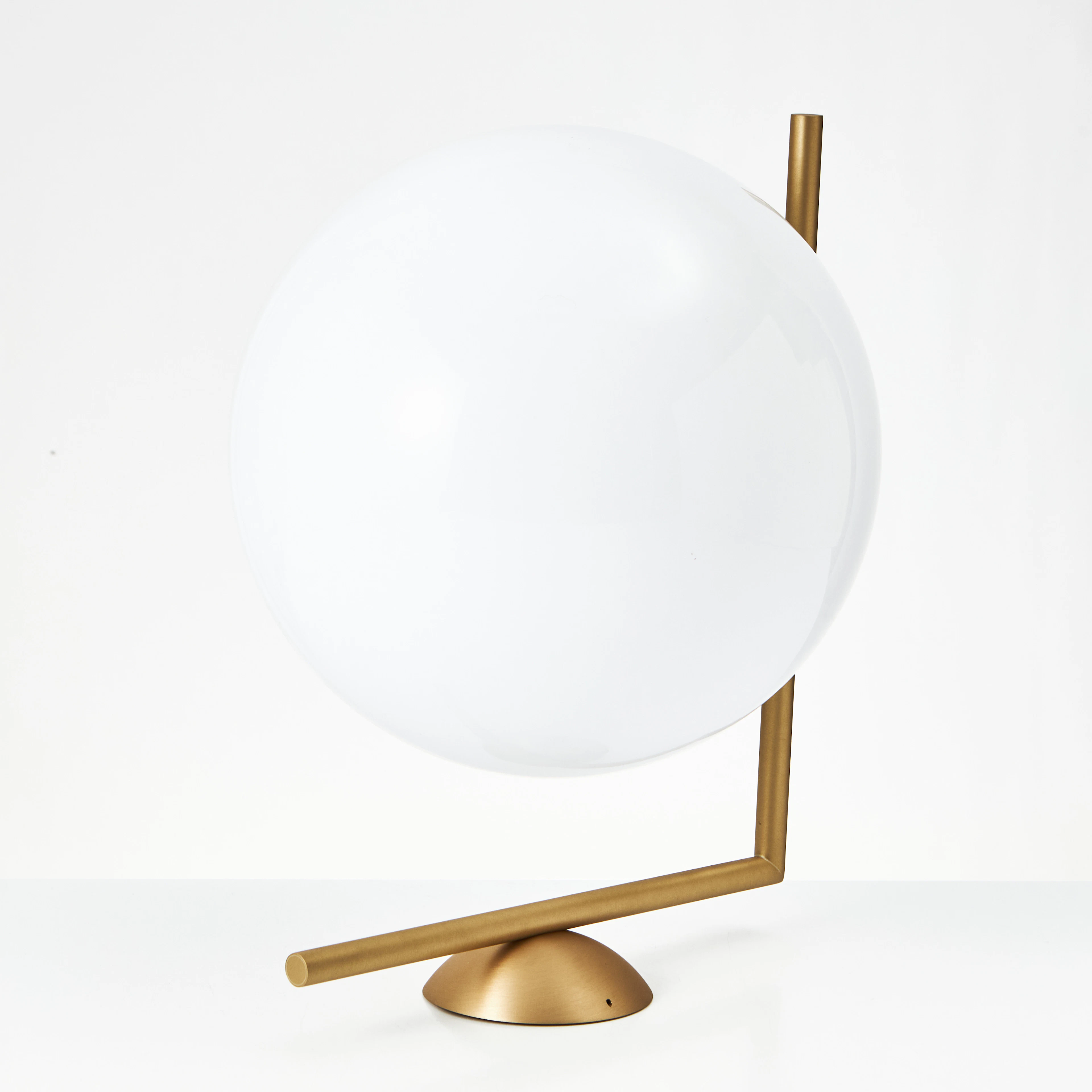 MICHAEL ANASTASSIADES. Flos, "IC Lights Ceiling/Wall 1", formgiven