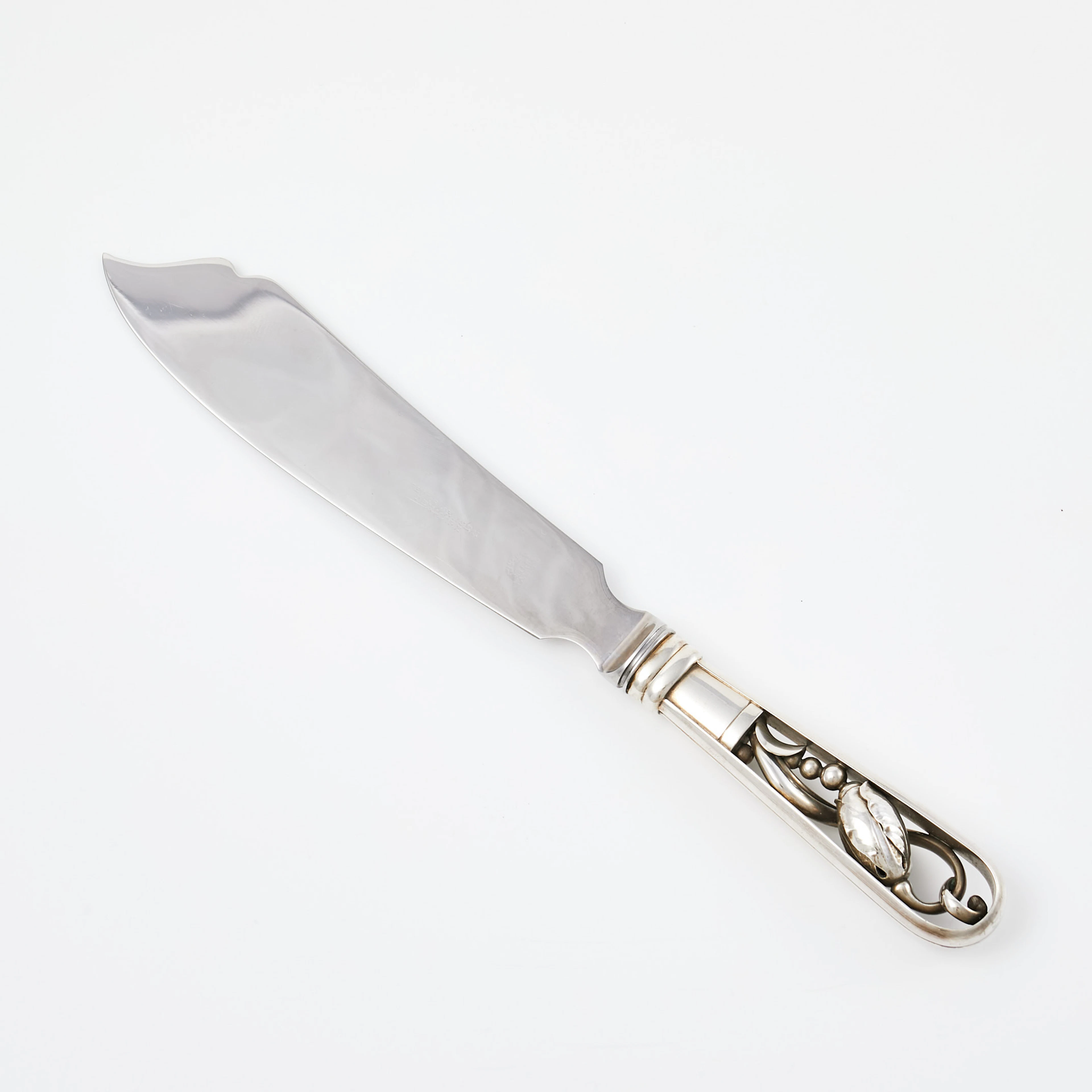 GEORG JENSEN, TÅRTKNIV, modell "Magnolia - Blossom", sterling, Danmark.