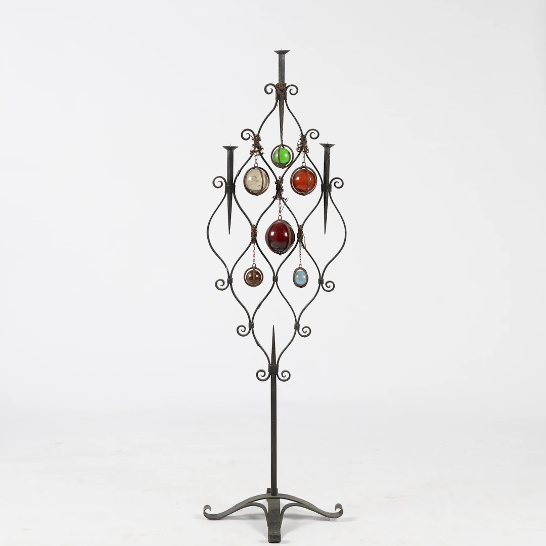 GOLVLJUSSTAKE, smide med färgade glaskulor, 1900-tal.