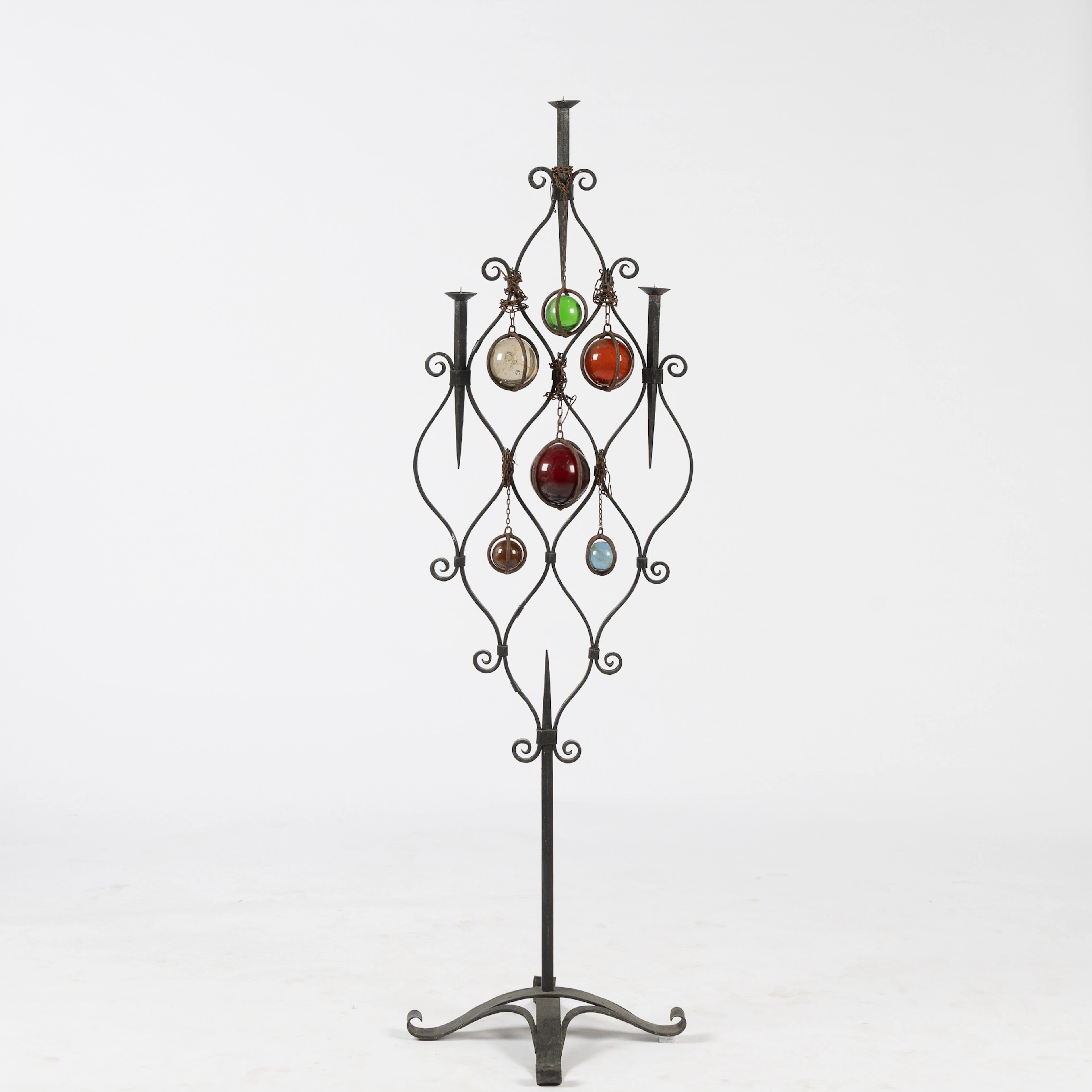 GOLVLJUSSTAKE, smide med färgade glaskulor, 1900-tal.