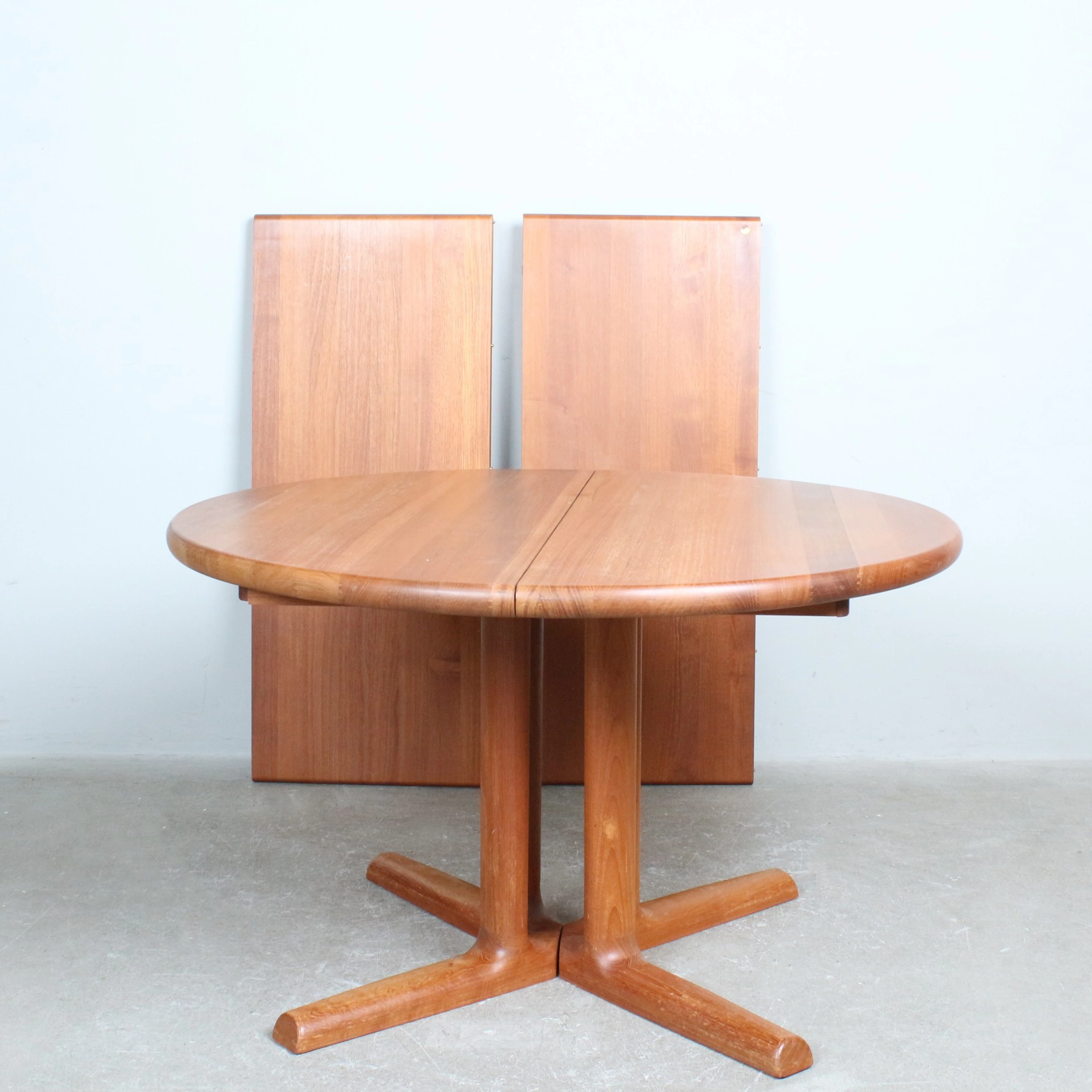 DYRLUND. Erweiterbarer Tisch / Esstisch, Teak, 1960er Jahre, Dänemark.
