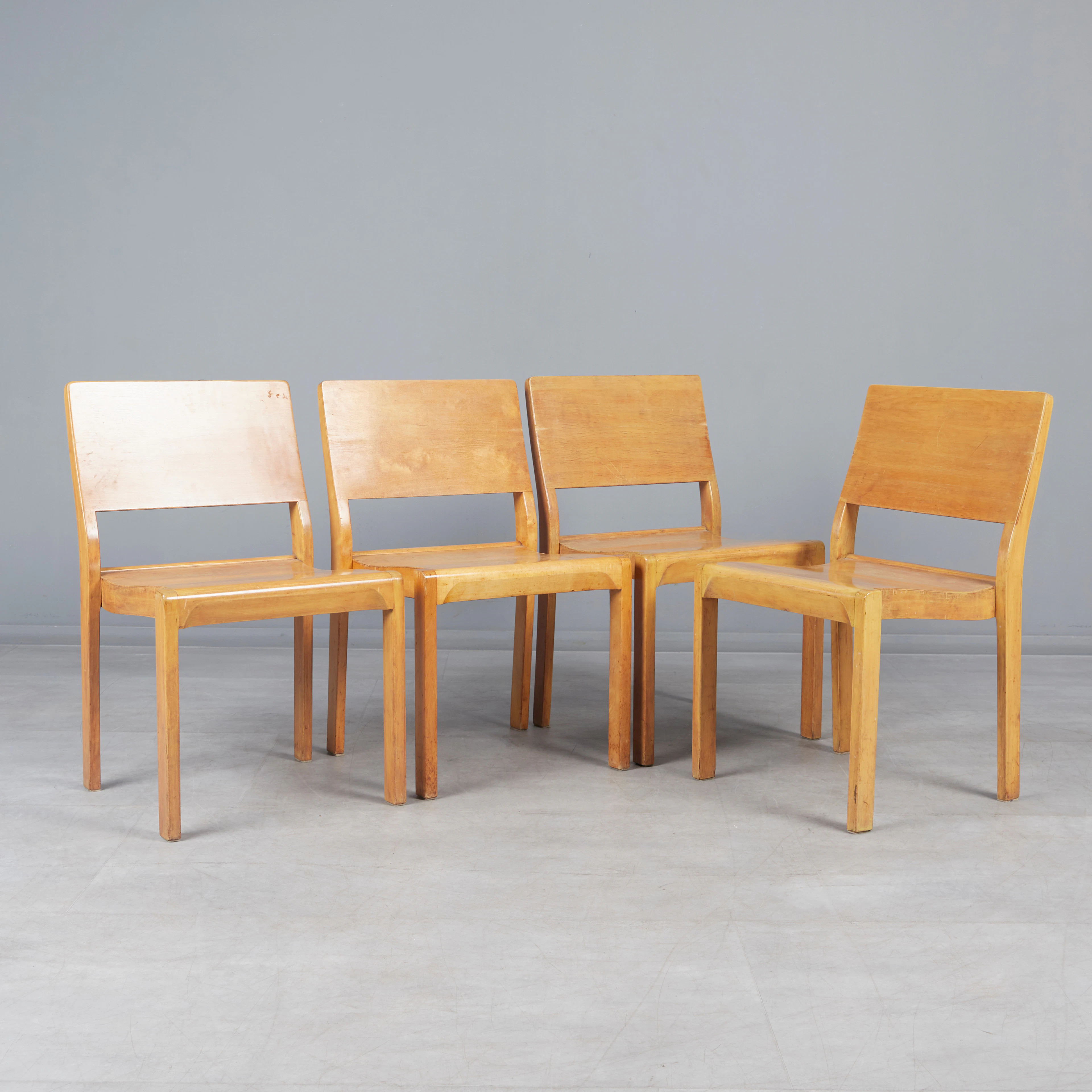ALVAR AALTO UND OTTO KORHONEN. Set Stühle, Modell '611', Birke, Entwurf