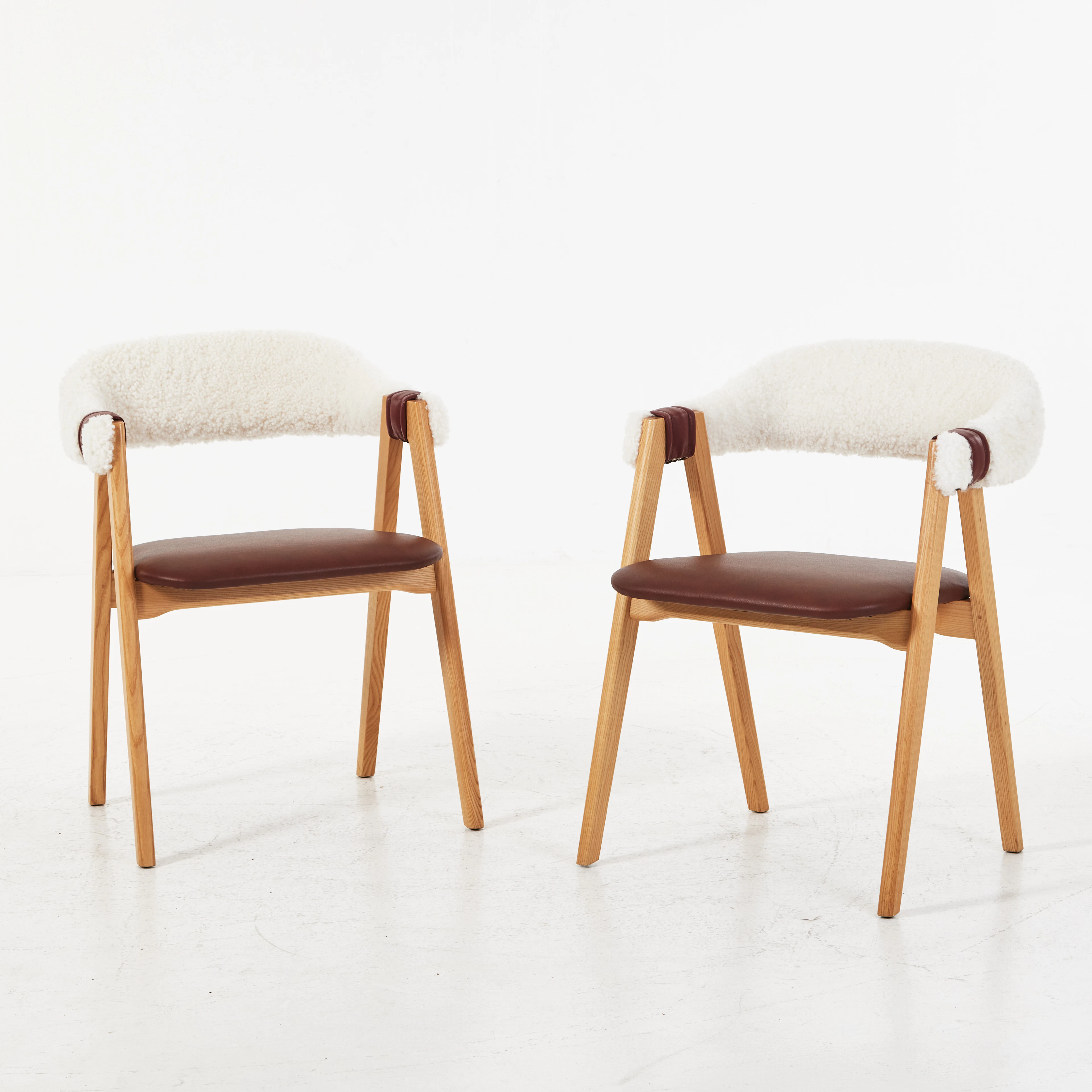 PATRICIA URQUIOLA. Karmstolar, 1 par, "Mathilda", Moroso.