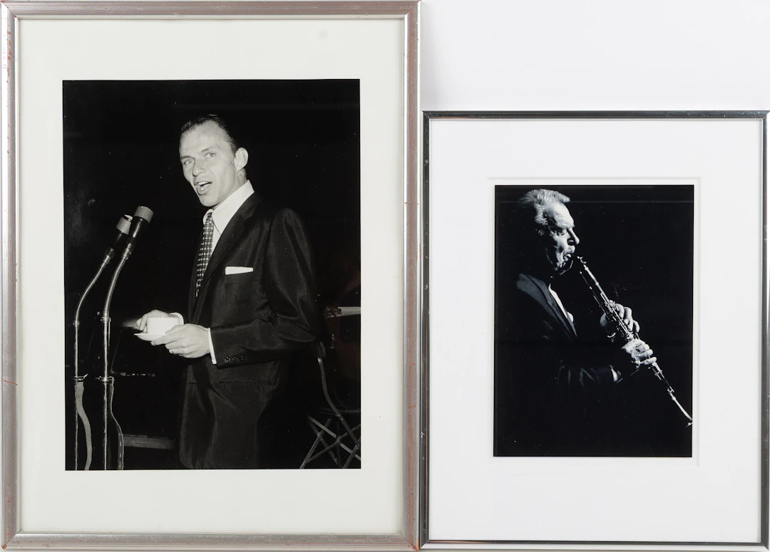 FOTOGRAFIER, 2 st, bl a Frank Sinatra i Malmö 1953 fotograferat av