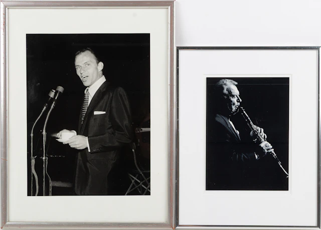 FOTOGRAFIER, 2 st, bl a Frank Sinatra i Malmö 1953 fotograferat av