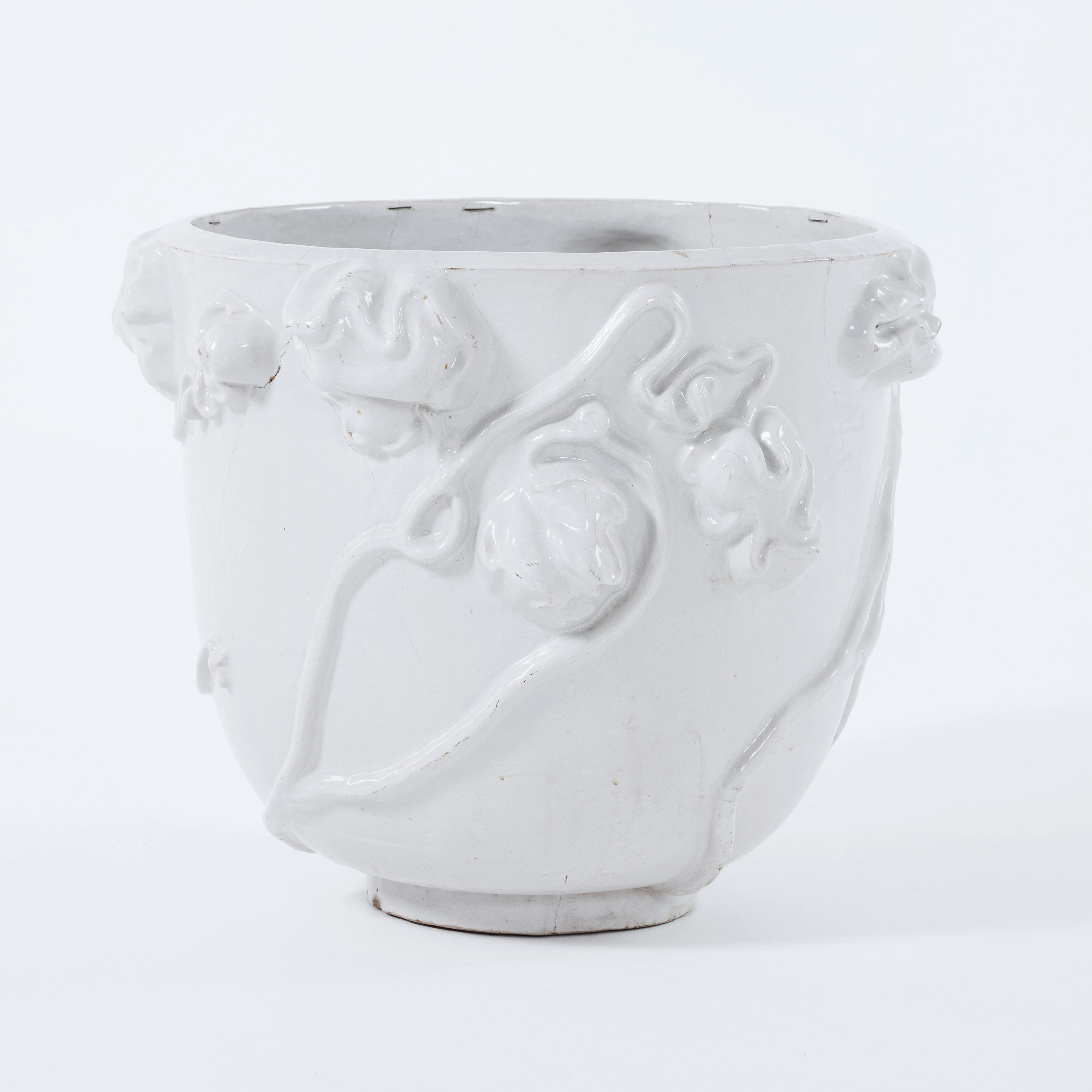 CARL MILLES. Urna, fajans, reliefdekor av blommor.