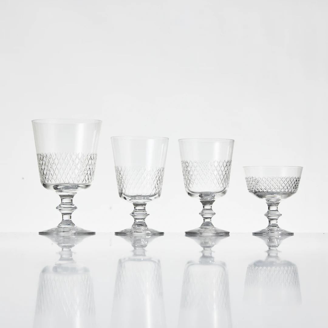 VICKE LINDSTRAND. "Diamant", glasservis, 31 dlr, Kosta.