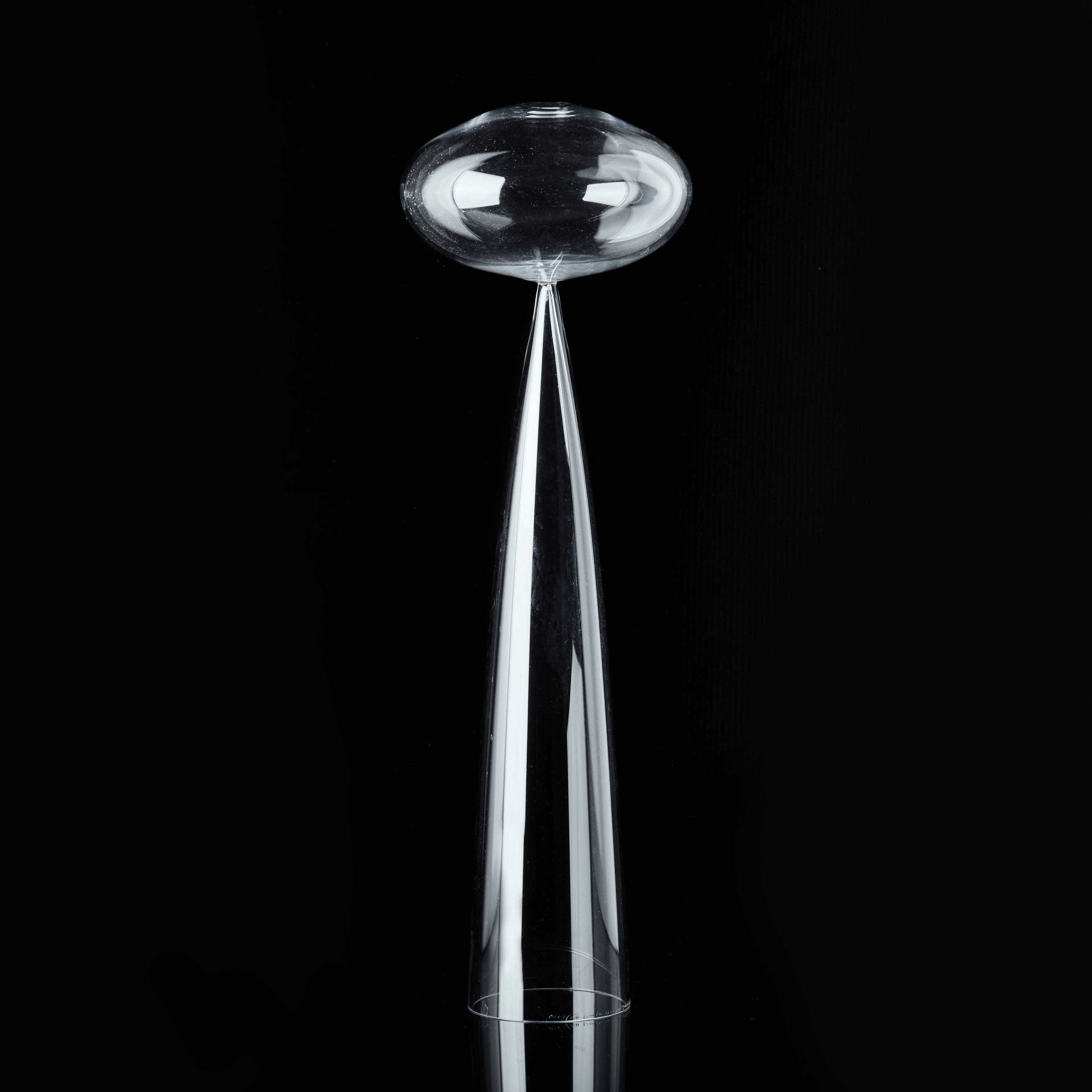 JOHN SELBING. "Klot över kon", skulptur, Orrefors 1954, klarglas.