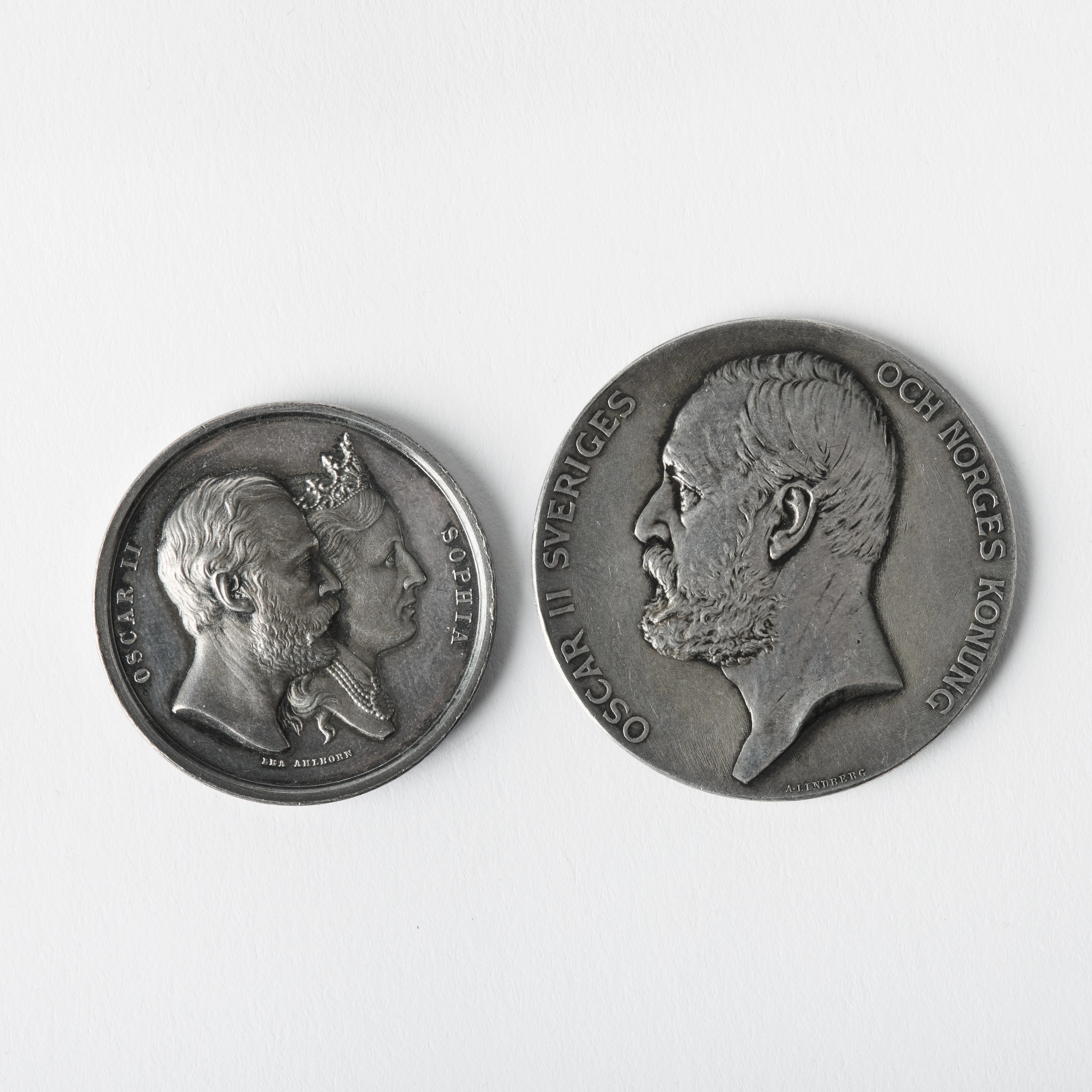 TVÅ KUNGLIGA MEDALJER FÖRLÄNADE LOUIS PALANDER.