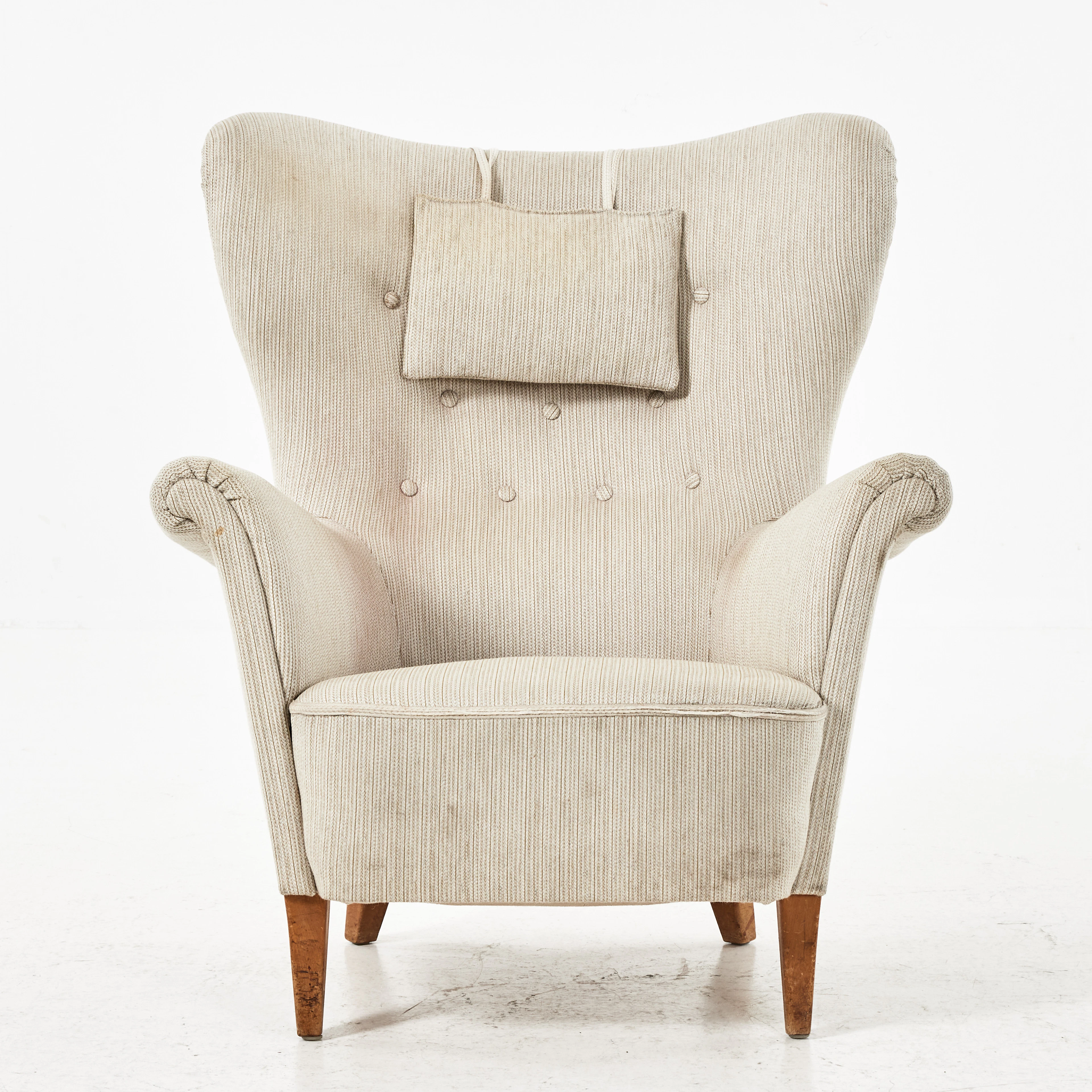 FÅTÖLJ, swedish modern, 1940-tal, klädd i tyg, delvis av ylle, nackkudde.
