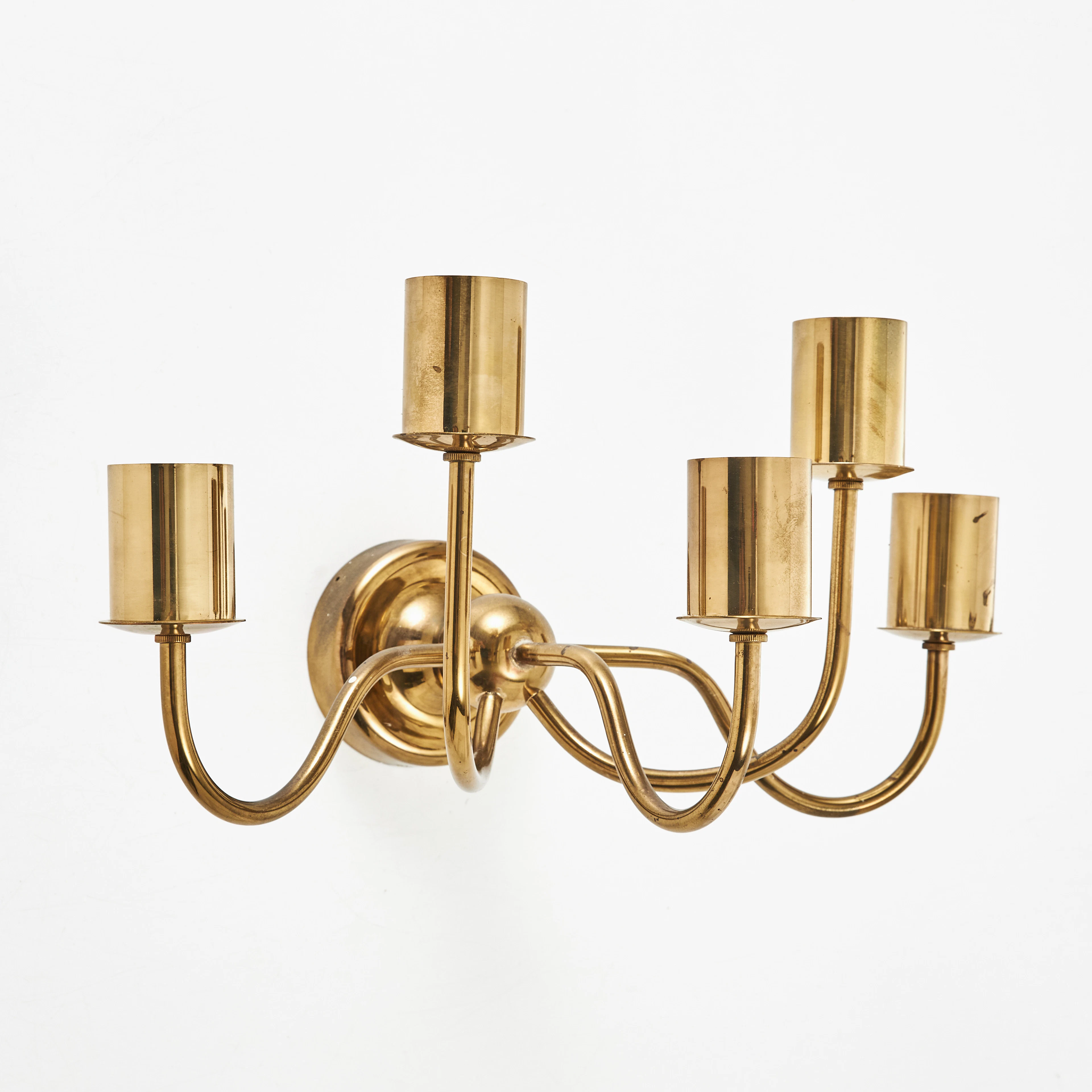 JOSEF FRANK. Vägglampa, modell 2572, Firma Svenskt Tenn. Mässing.