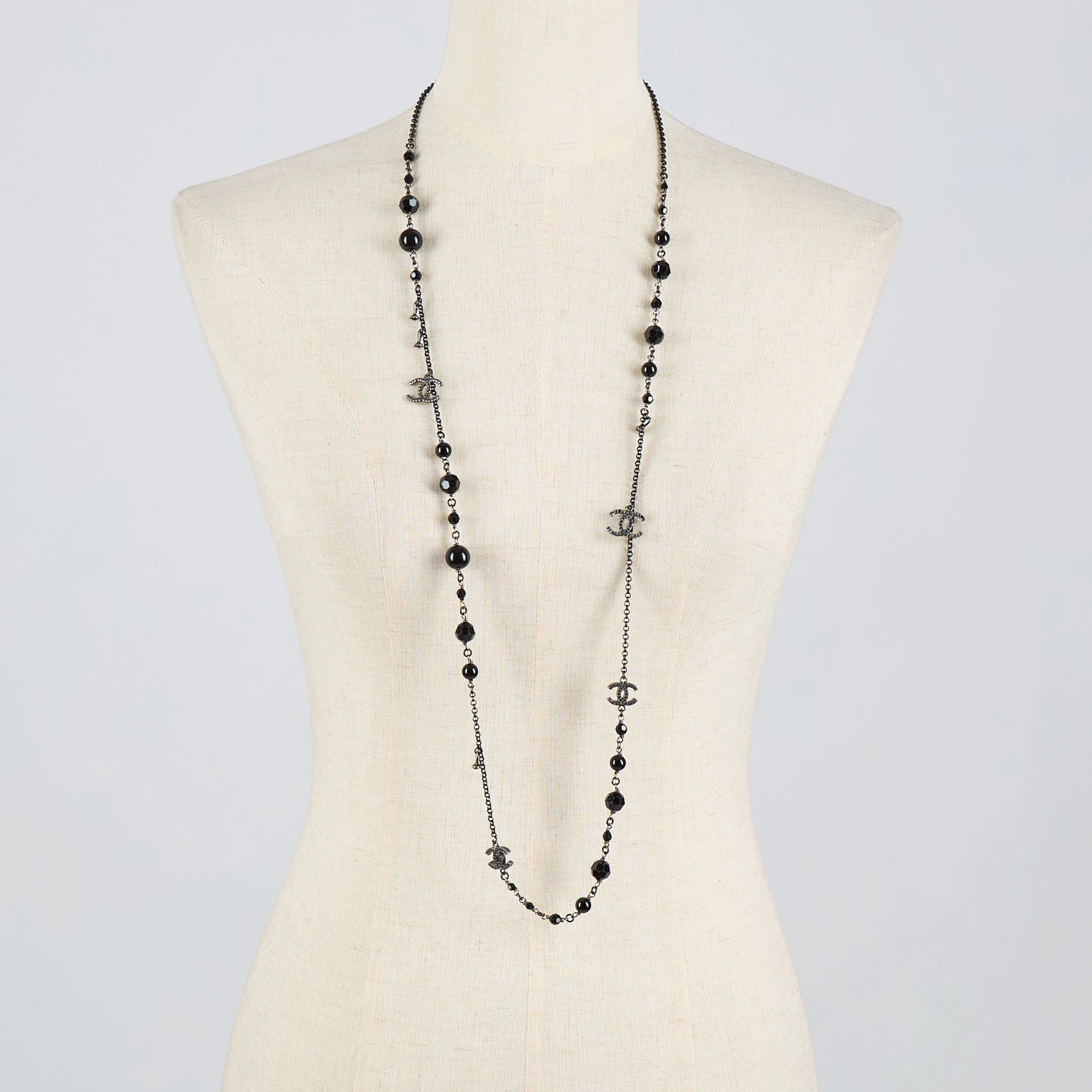 CHANEL, halsband, märkt 09.