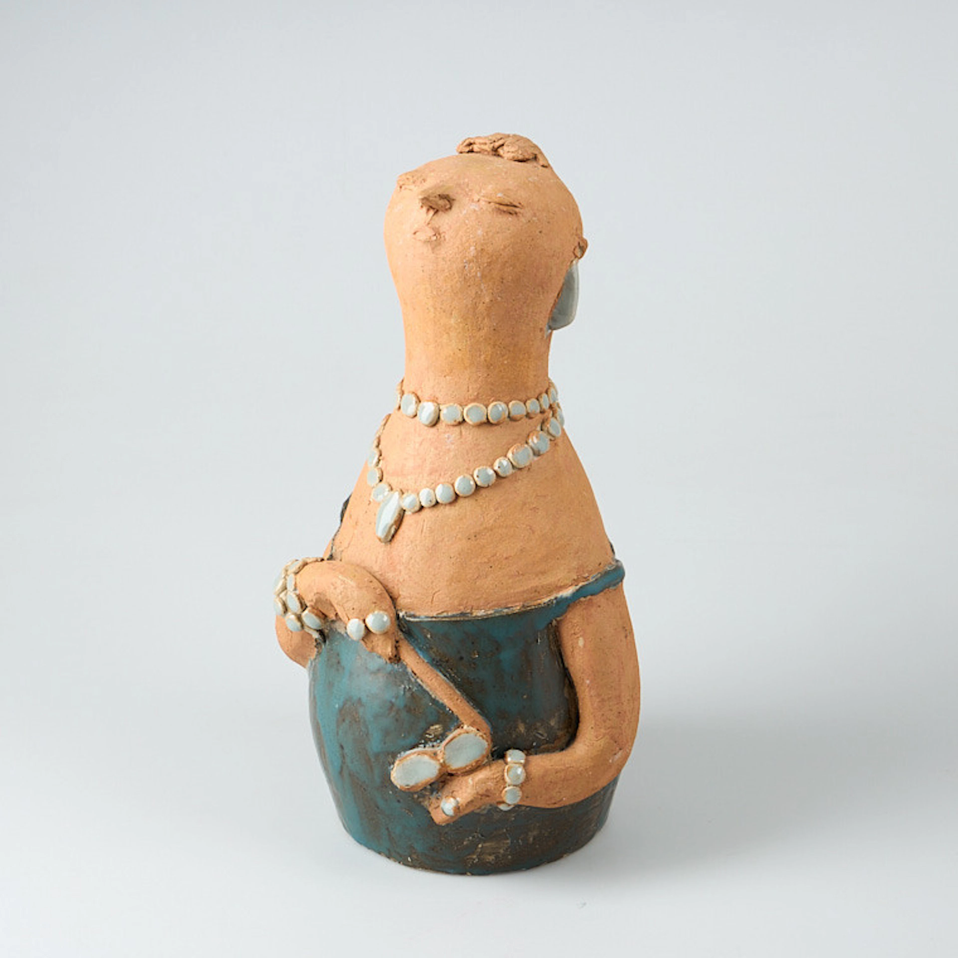 MICHAEL SCHILKIN. Keramikskulptur. Damen med pärlorna. Signerad Schilkin