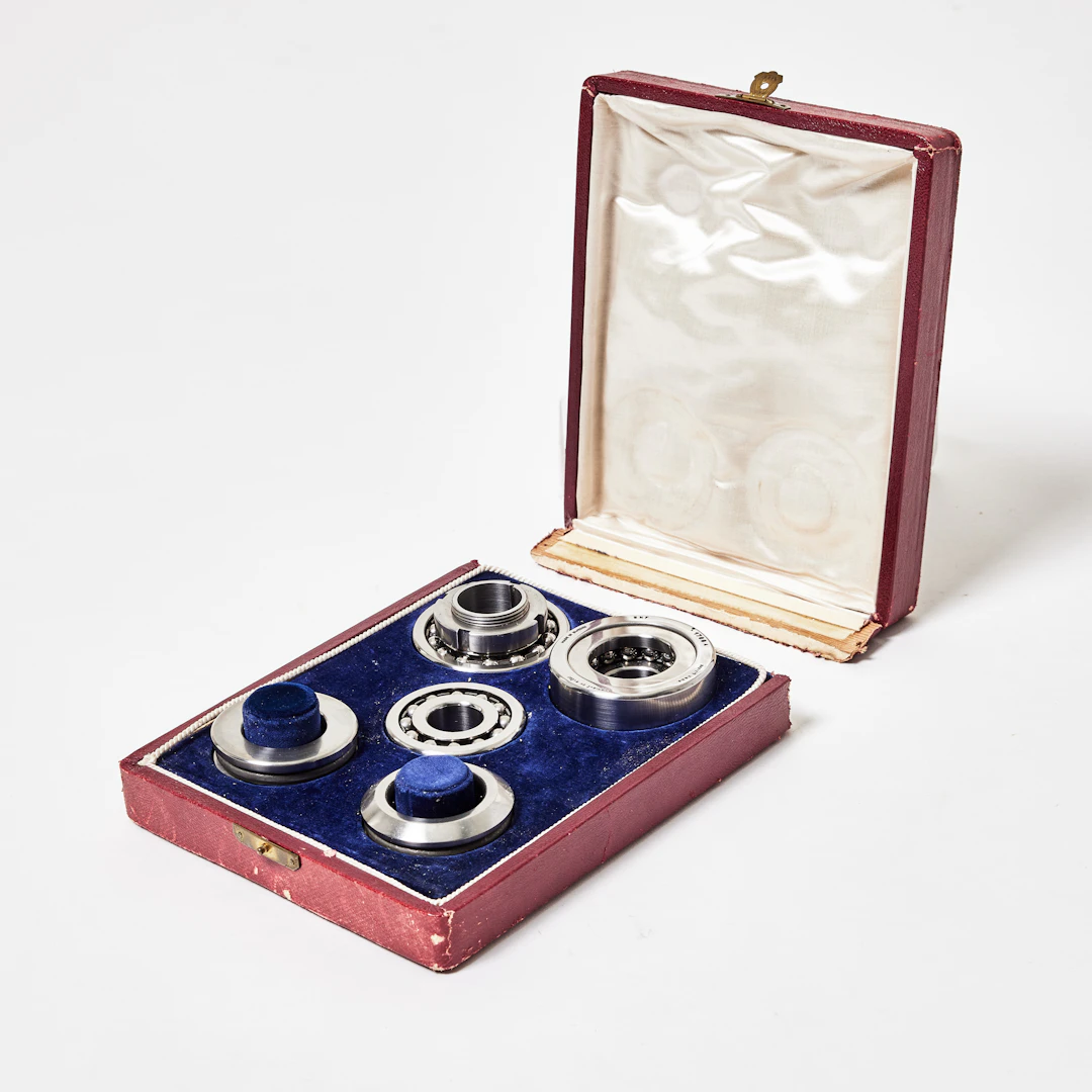 SKF, kullager, i etui, franska stämplar, ca 1910-/1920-tal.