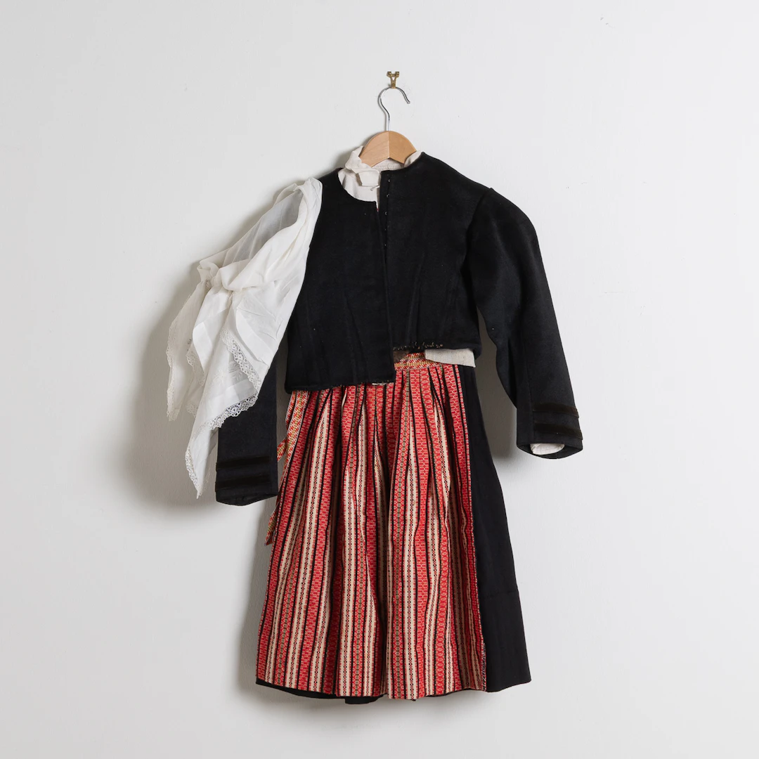 FOLKDRÄKT / HÄRADSDRÄKT, Östra Skåne 1800-tal.