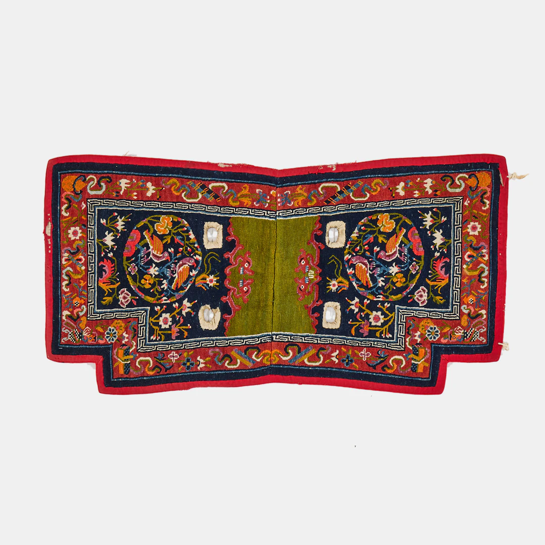 SADELTÄCKE (Vojlok) med två medaljonger, Tibet, semiantikt, ca 67,5 x 131 cm.