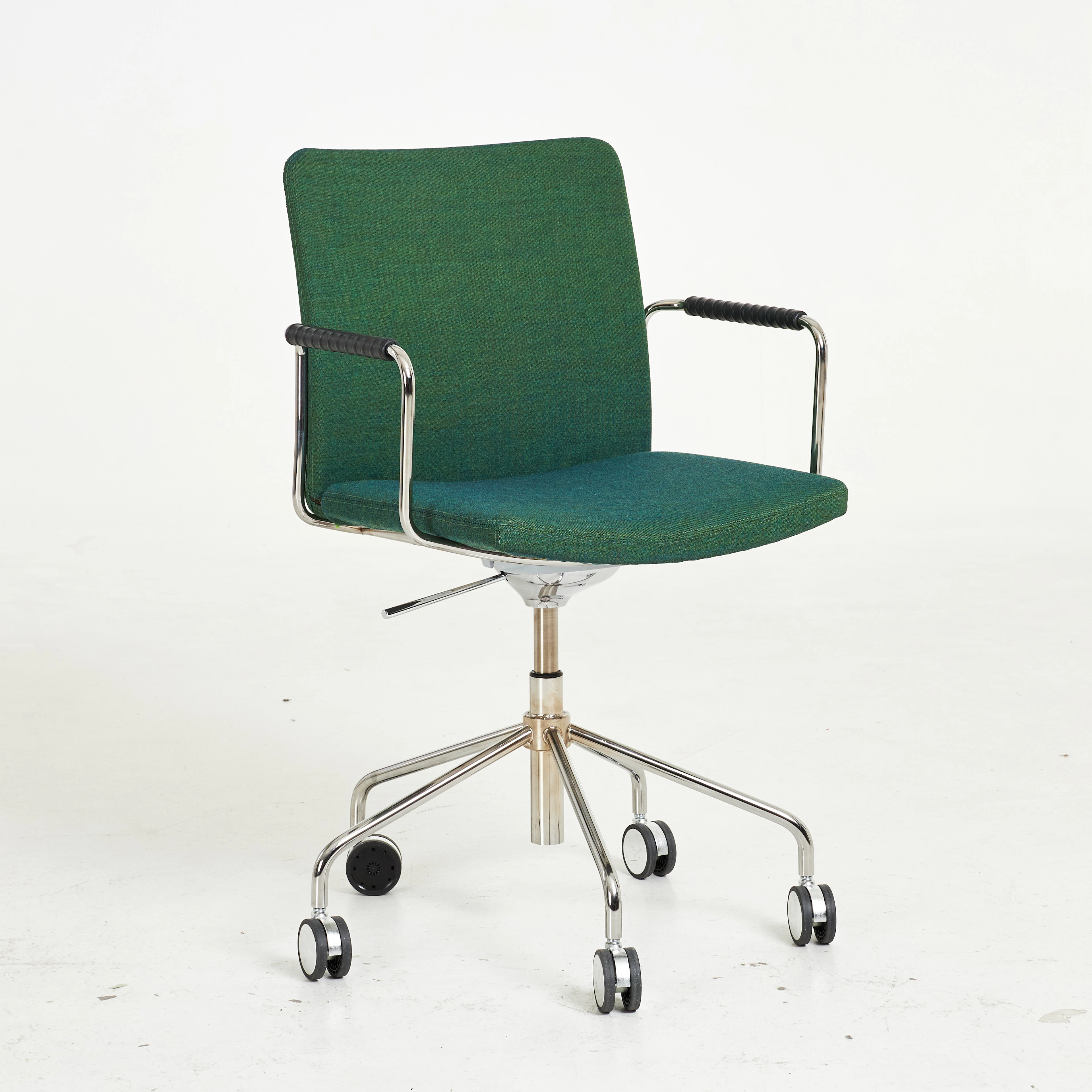 BROBERG & RIDDERSTRÅLE. Kontorsstol, "Stella" för Swedese, kromad