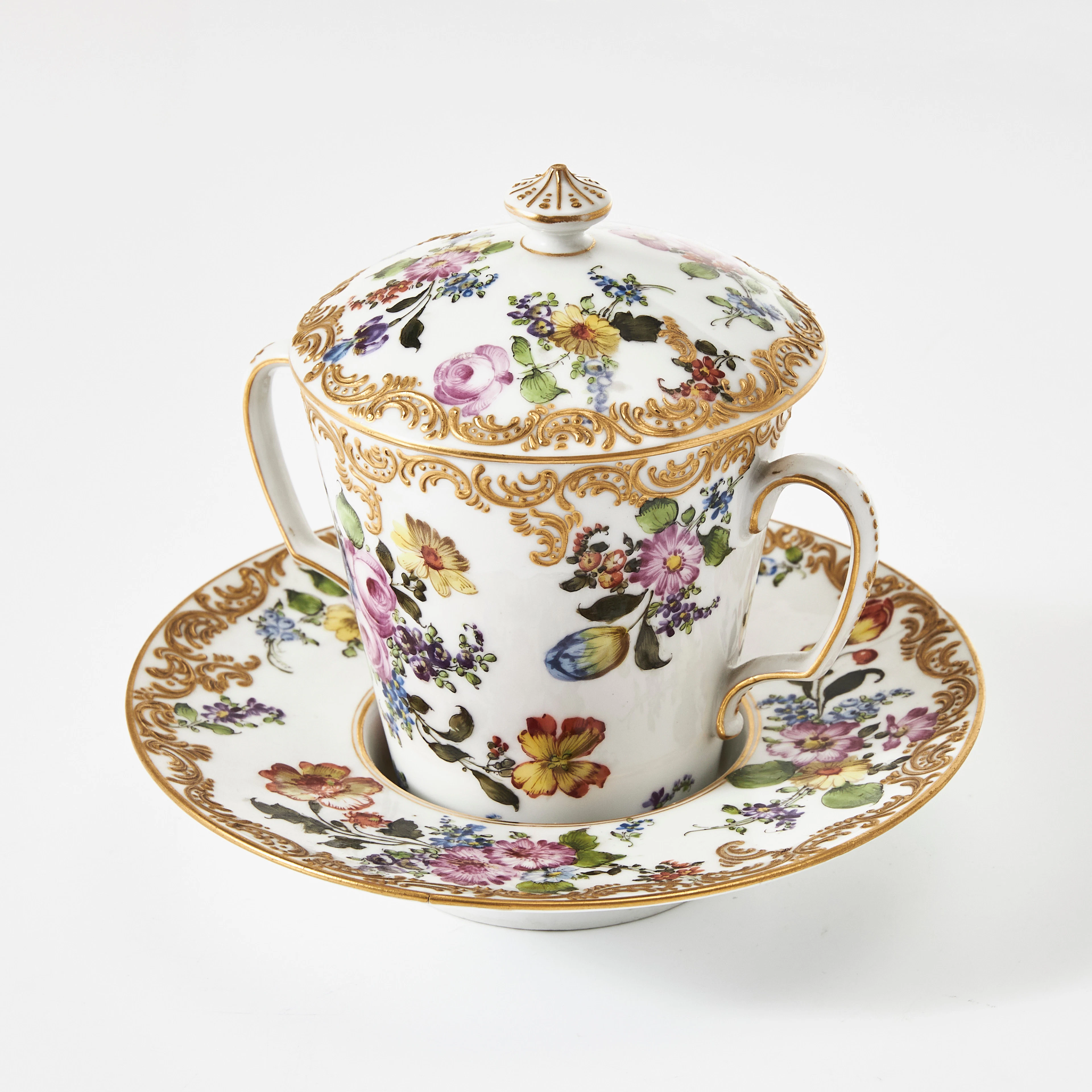 TREMBLEUSE, porslin, 1900-talets början, dekor av blommor, detaljer